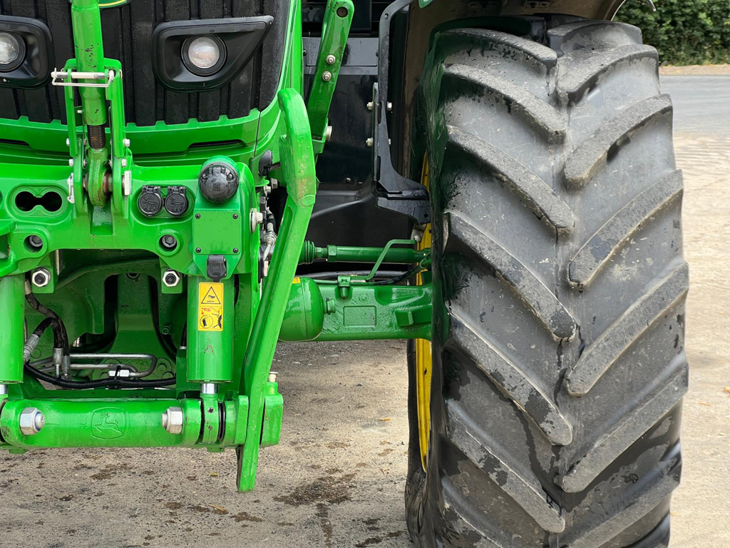 John Deere 6r155