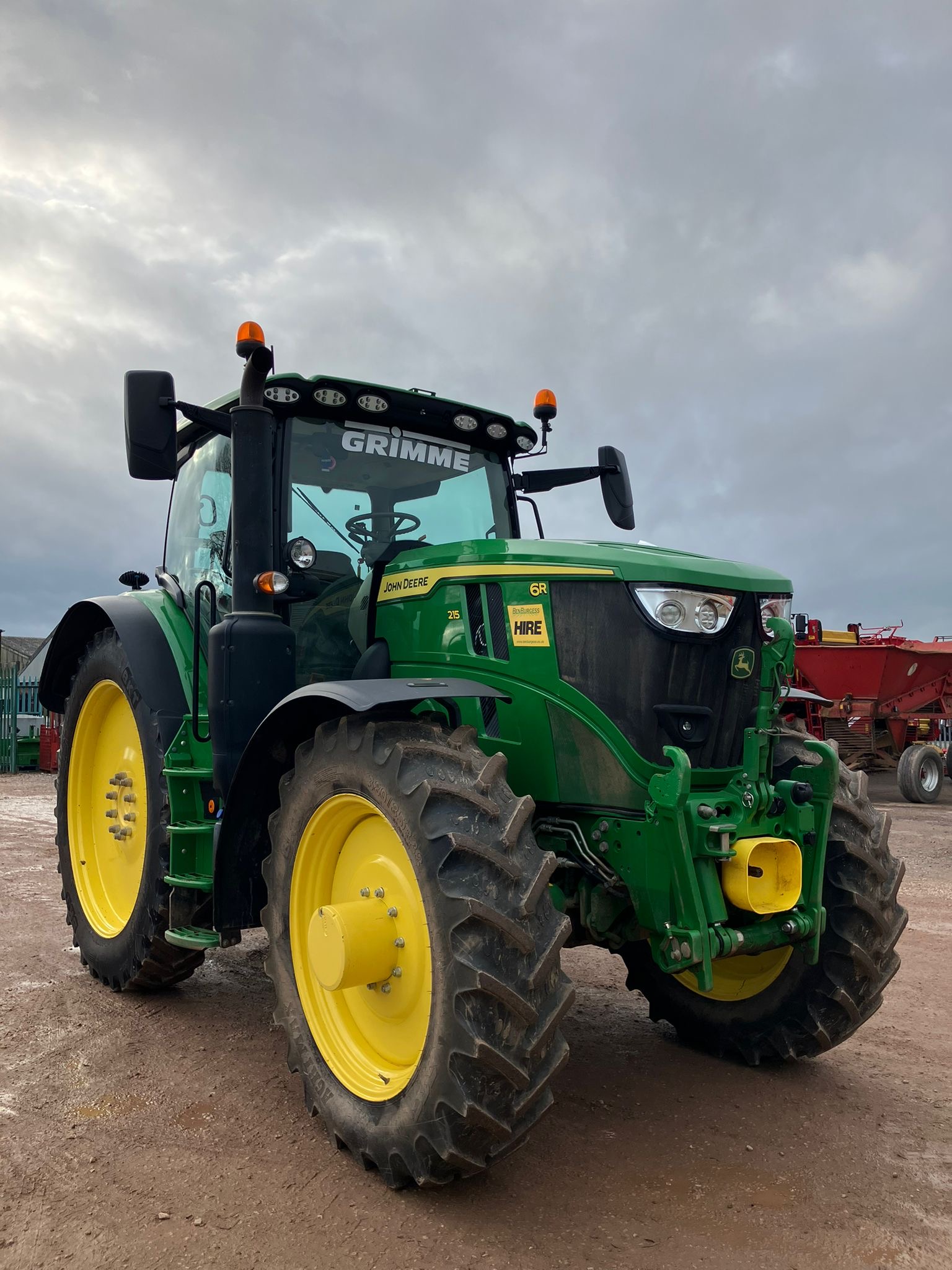 John Deere 6r215