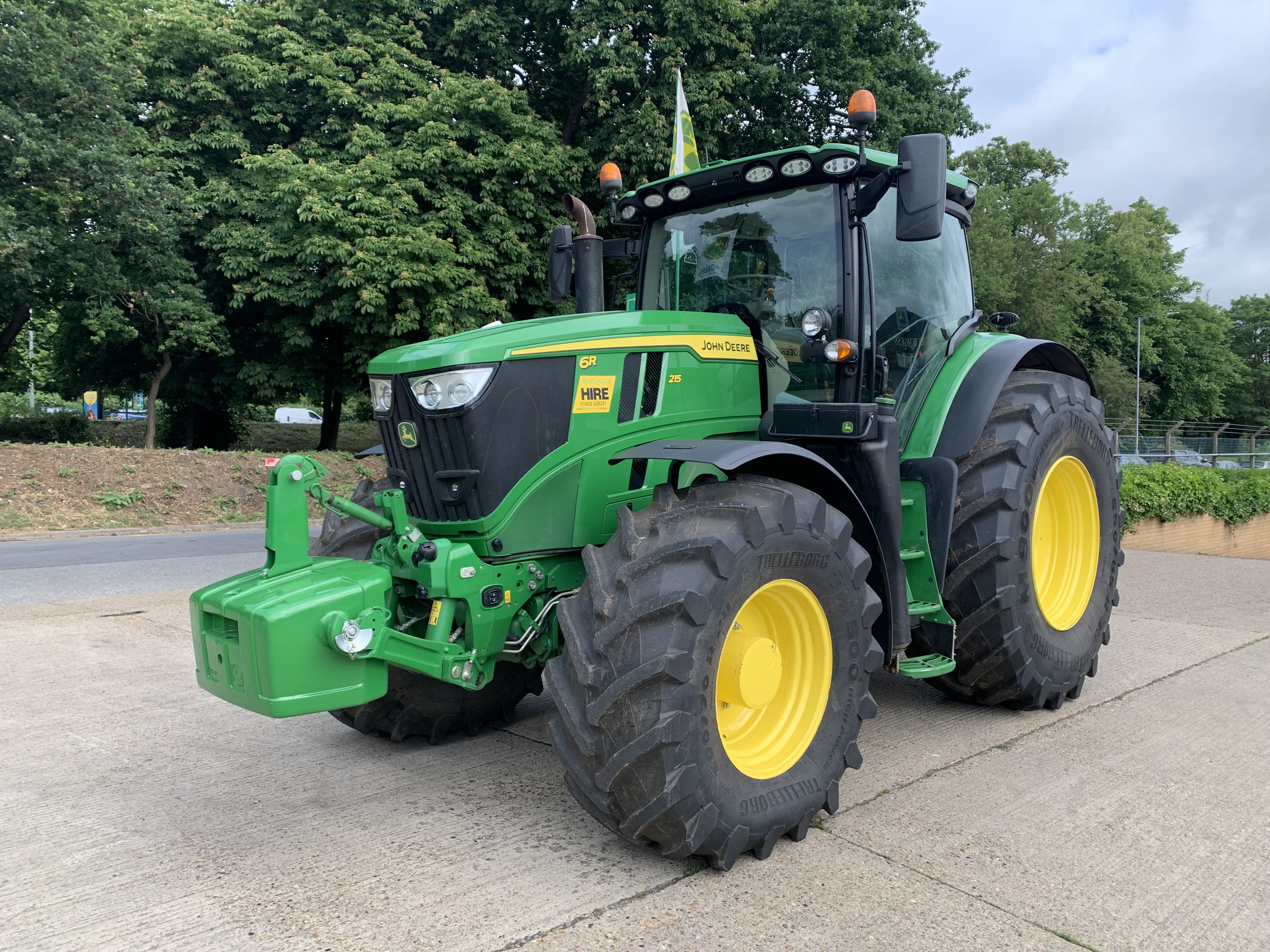 John Deere 6r215