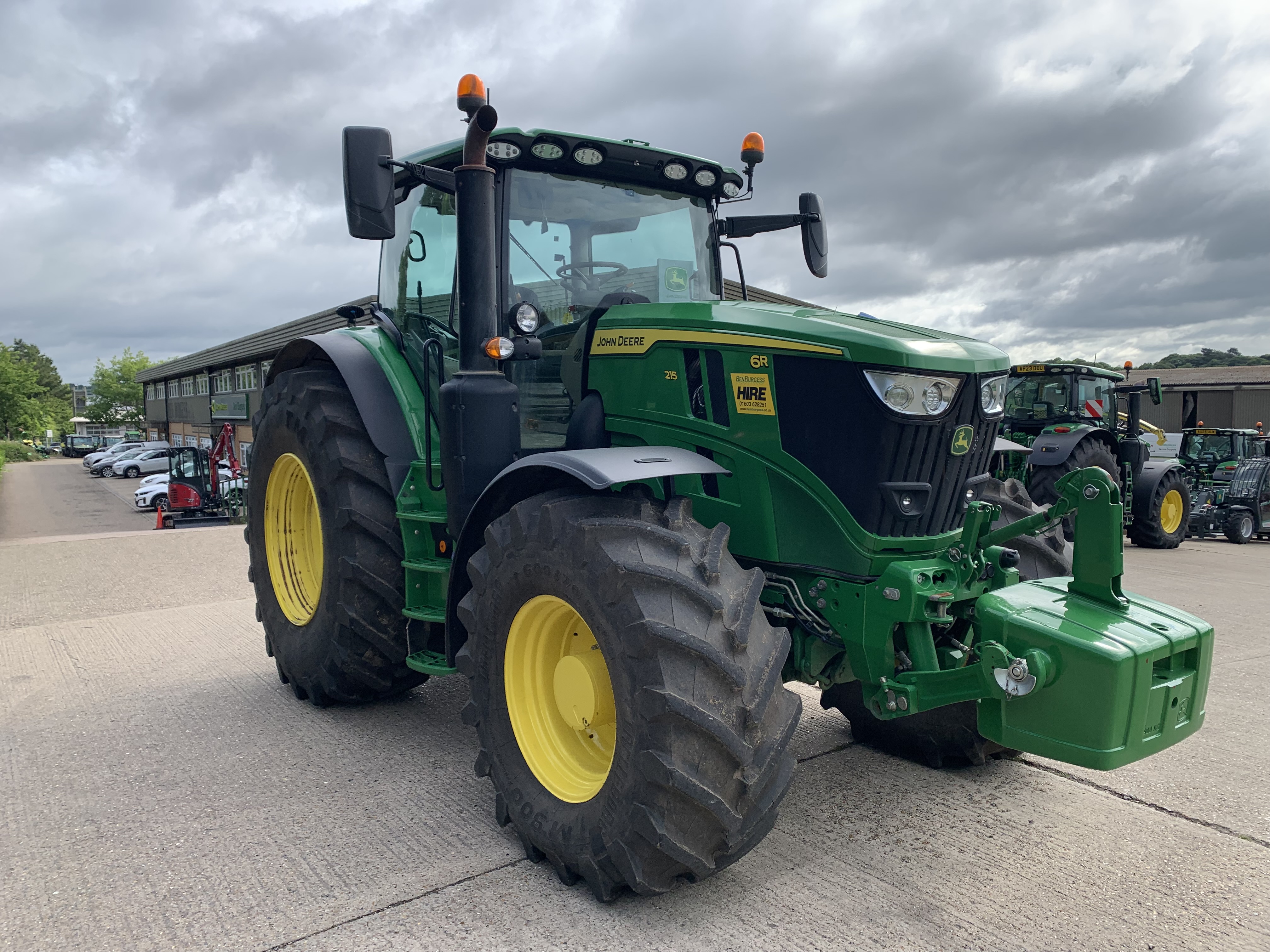 John Deere 6r215