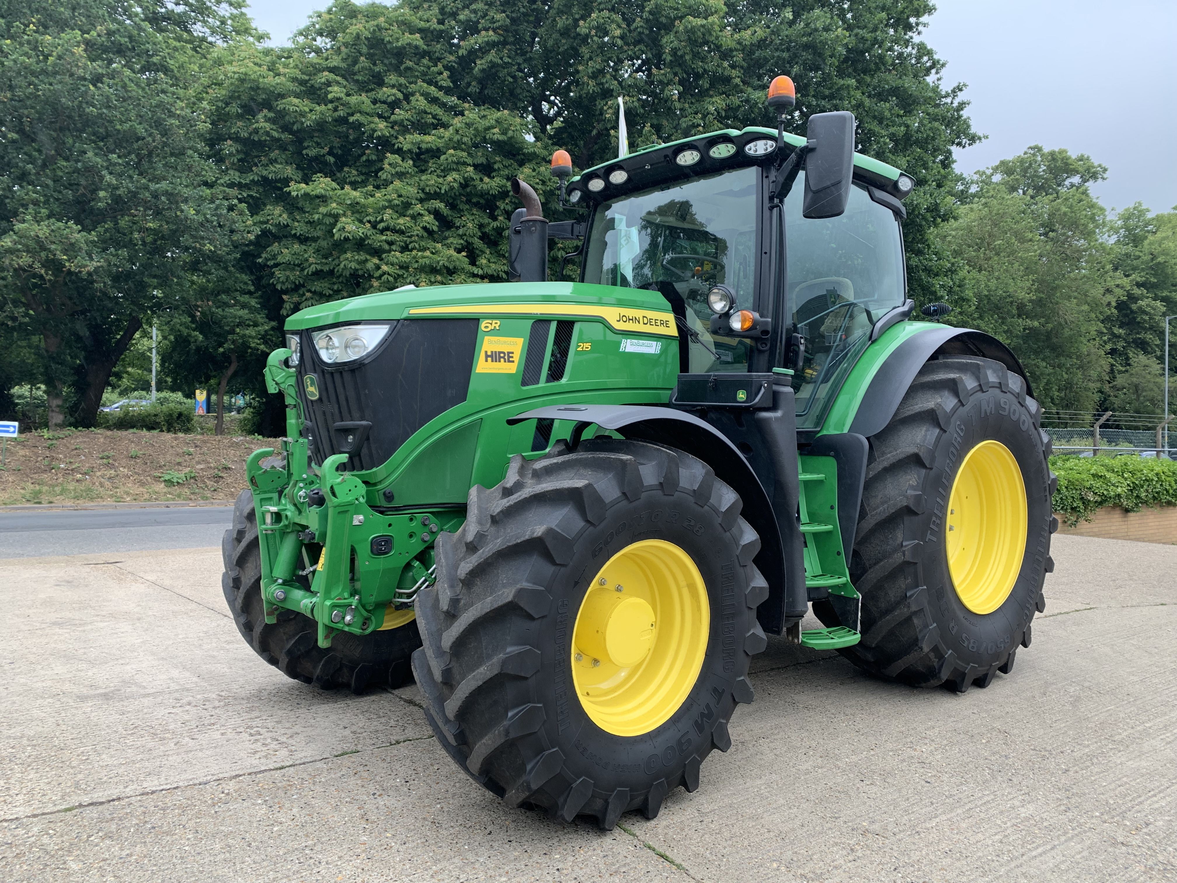 John Deere 6r215