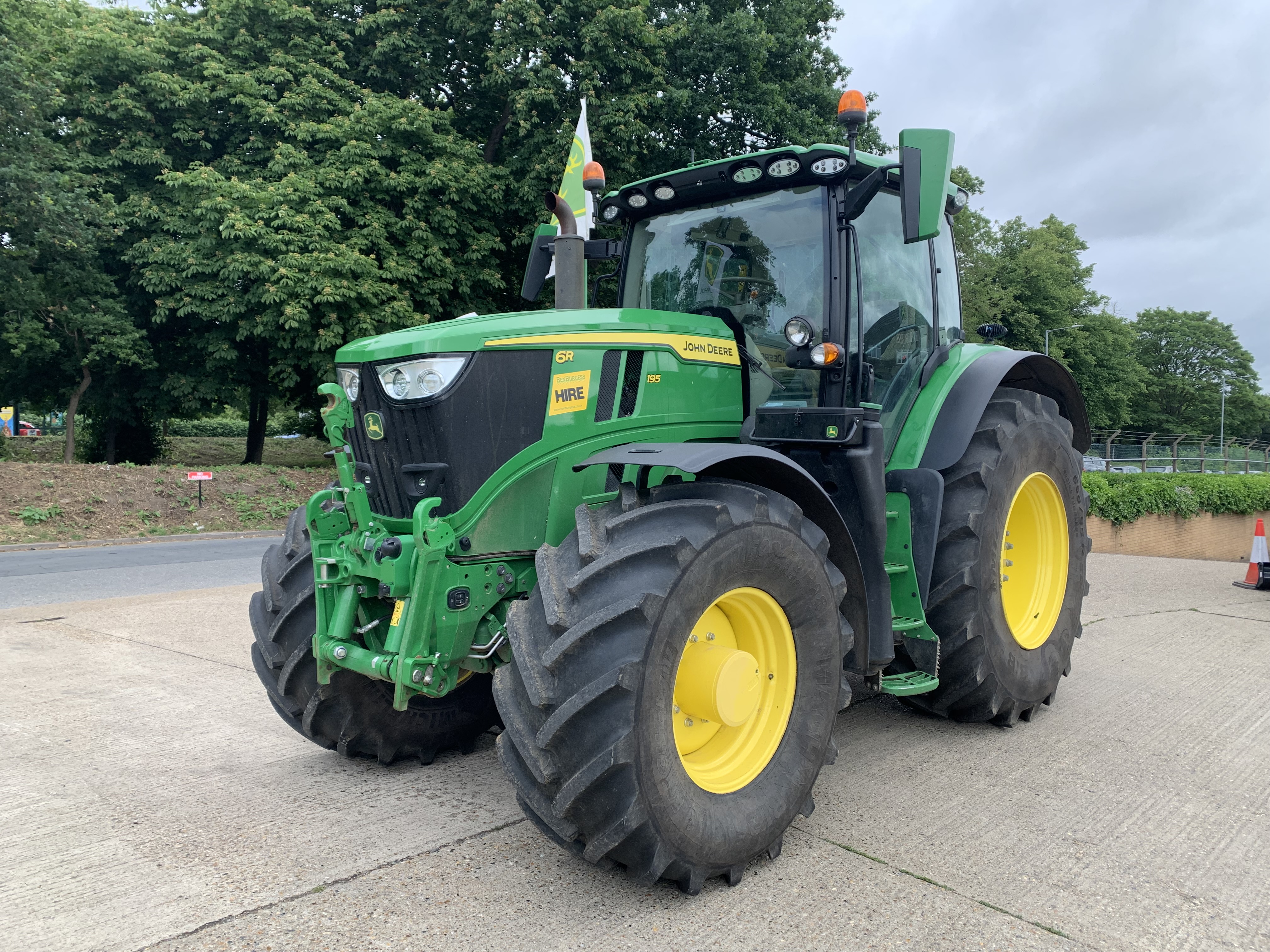 John Deere 6r195
