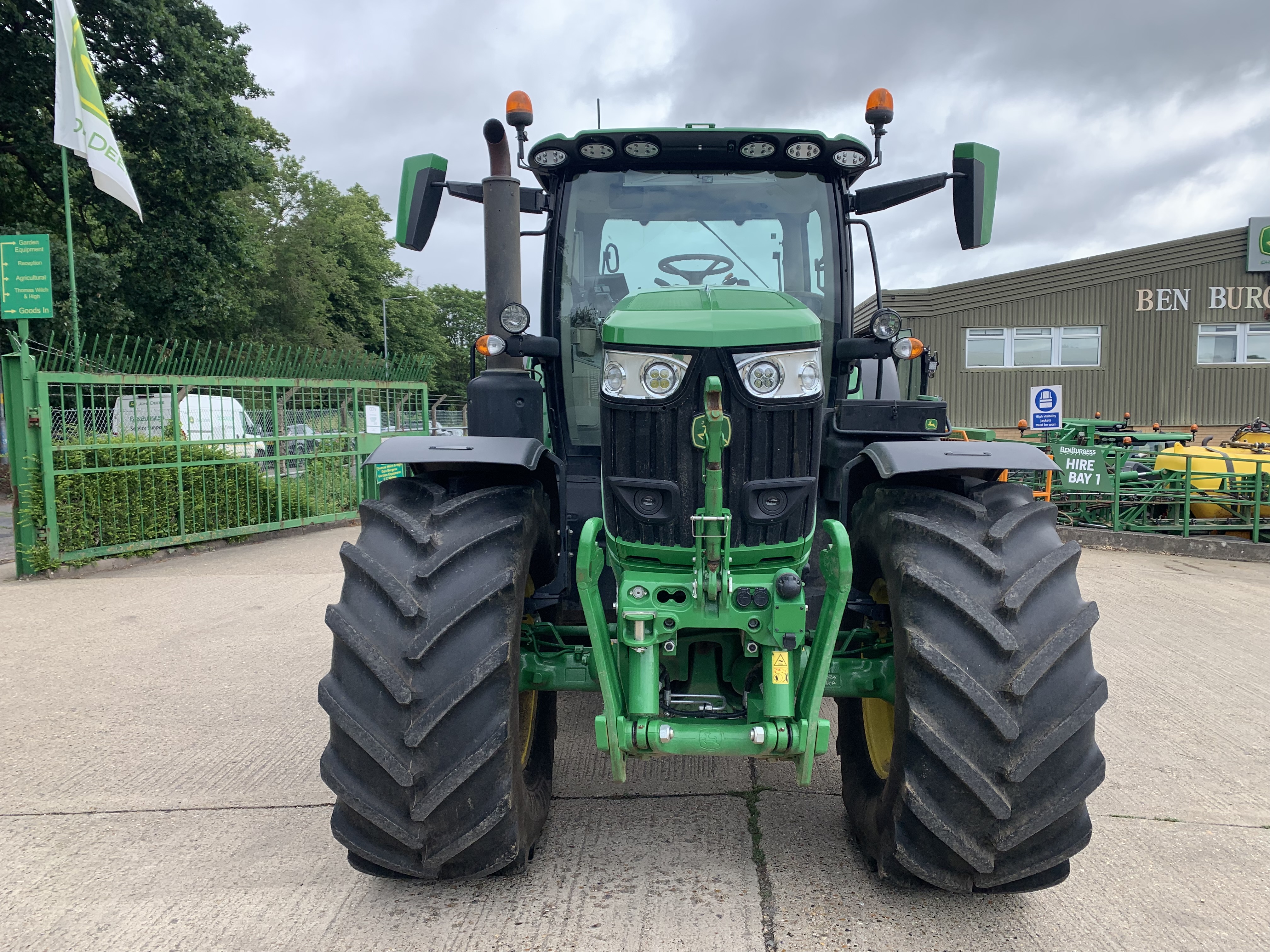 John Deere 6r195