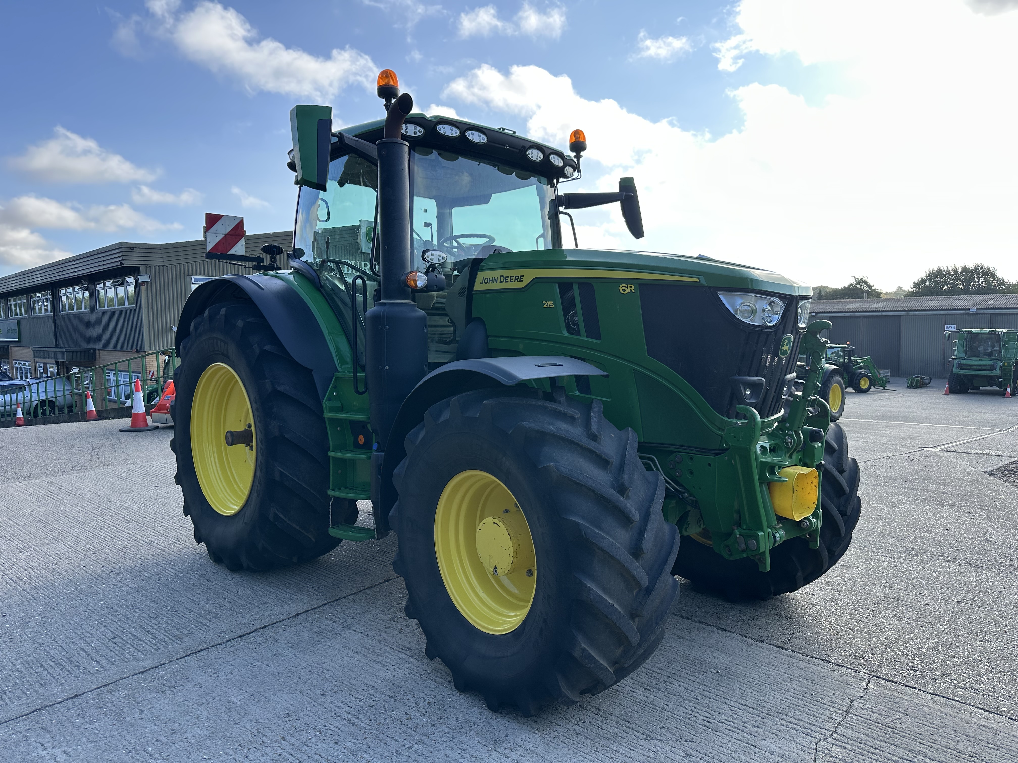 John Deere 6r215