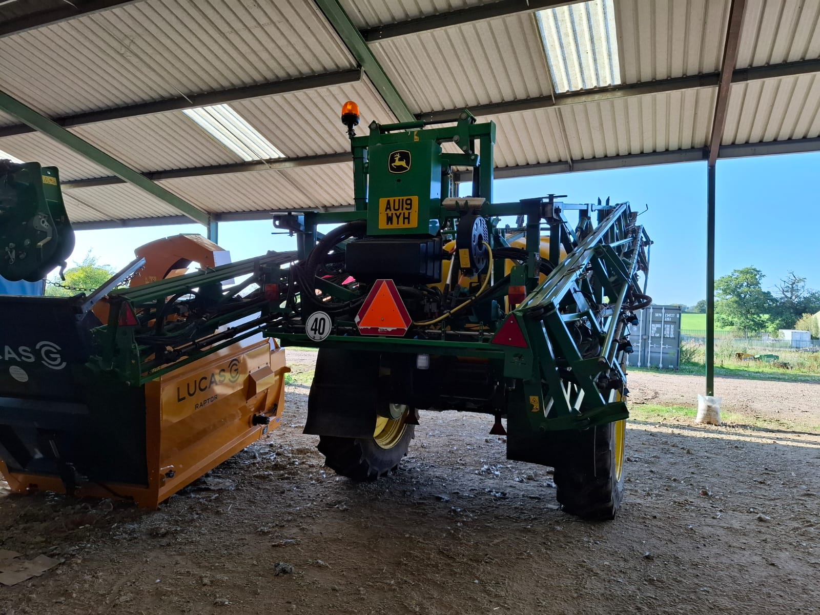 John Deere M740i