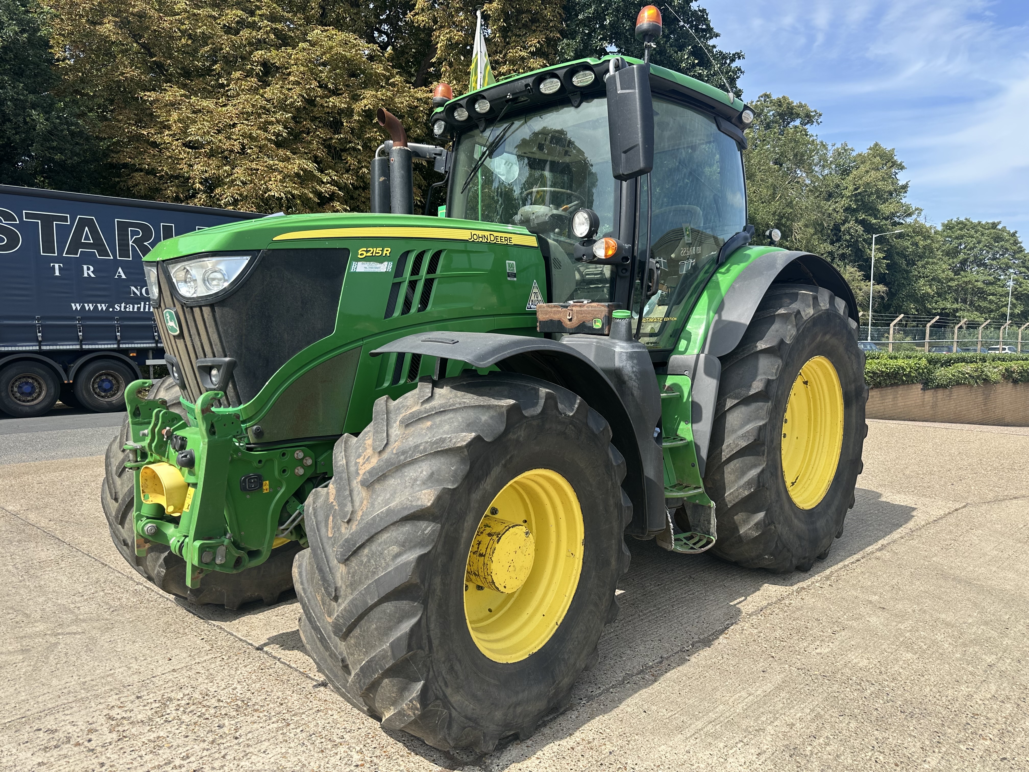 John Deere 6215r