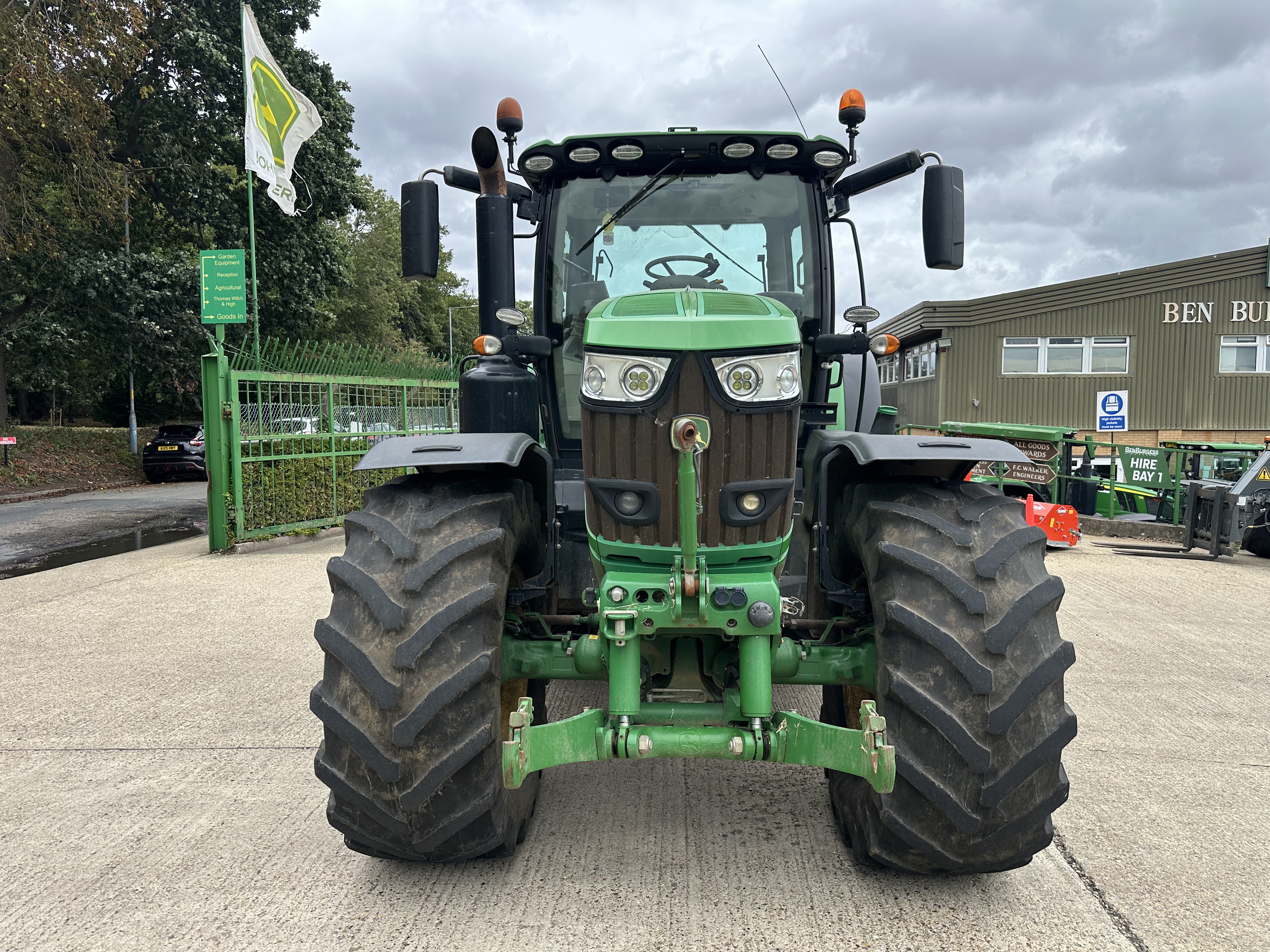 John Deere 6195r
