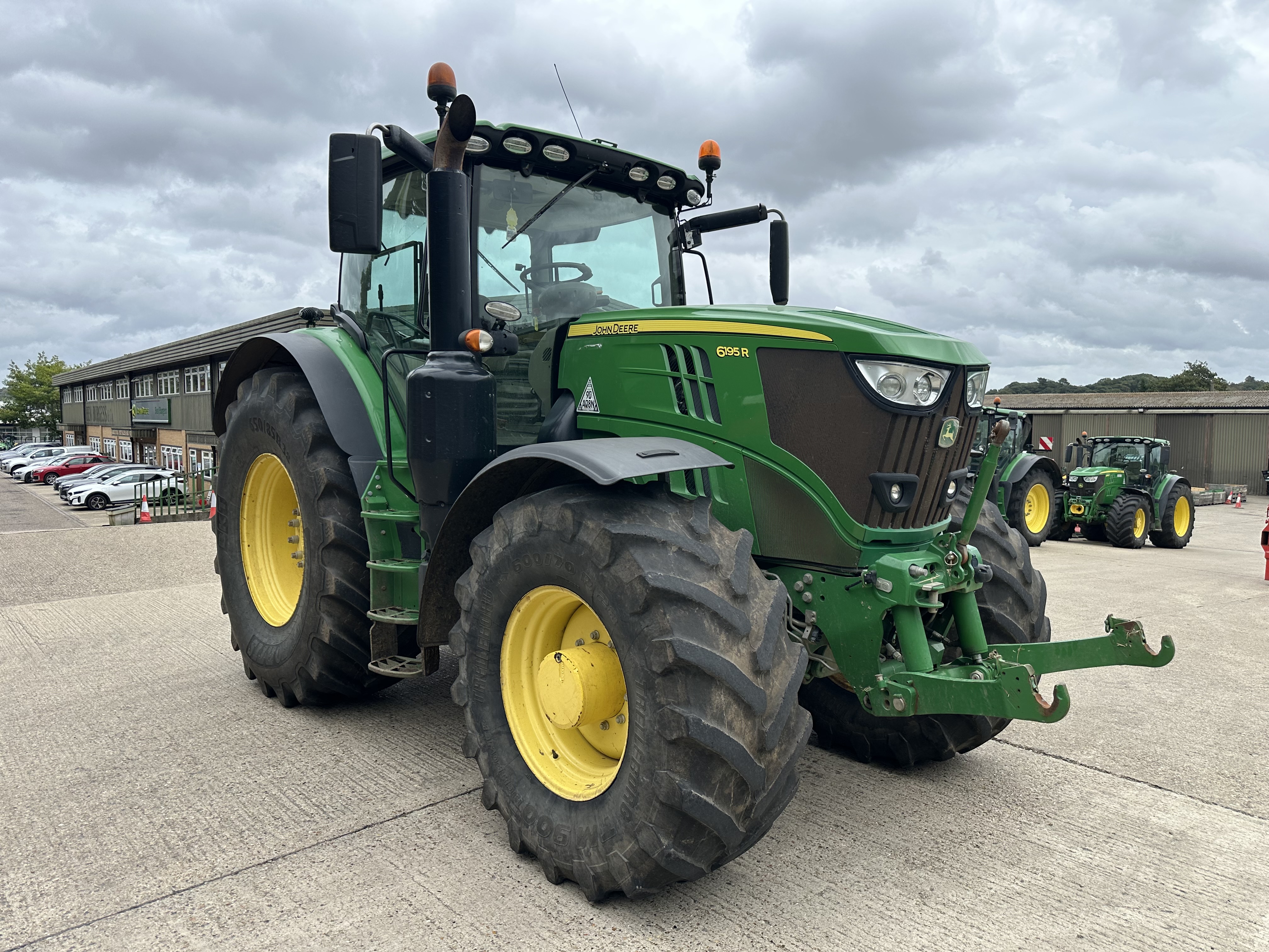 John Deere 6195r