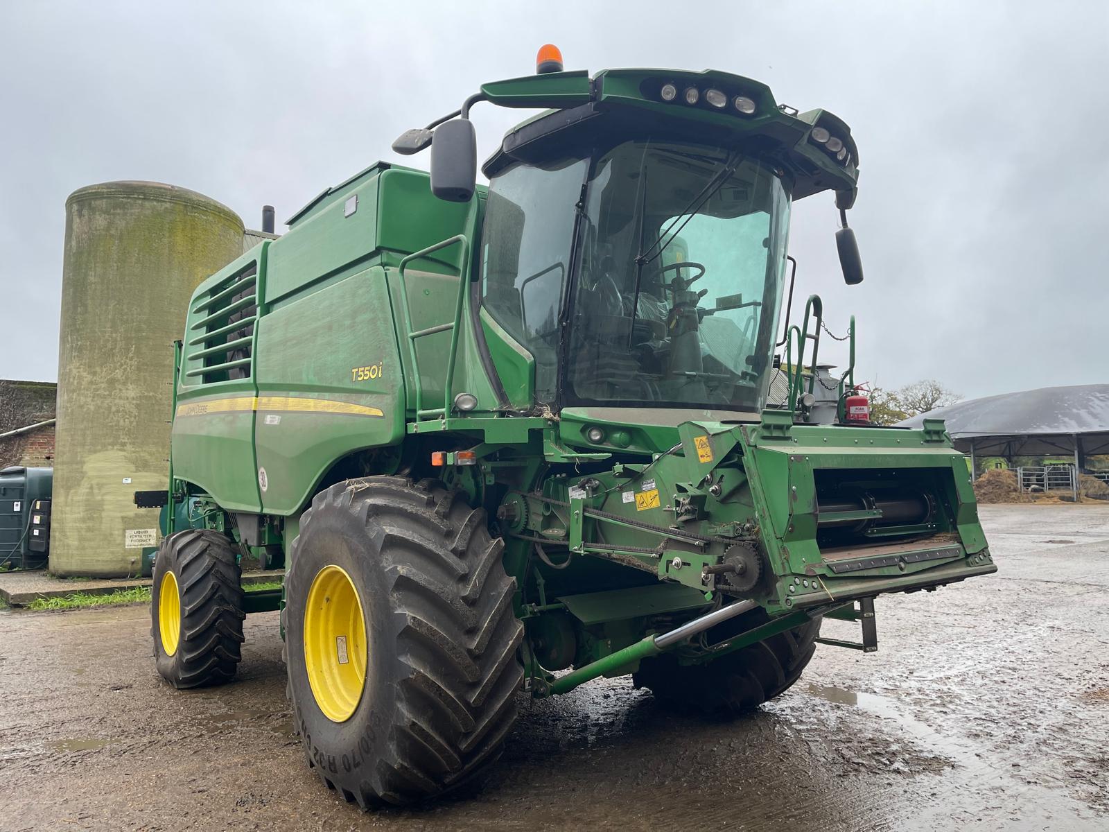 John Deere T550