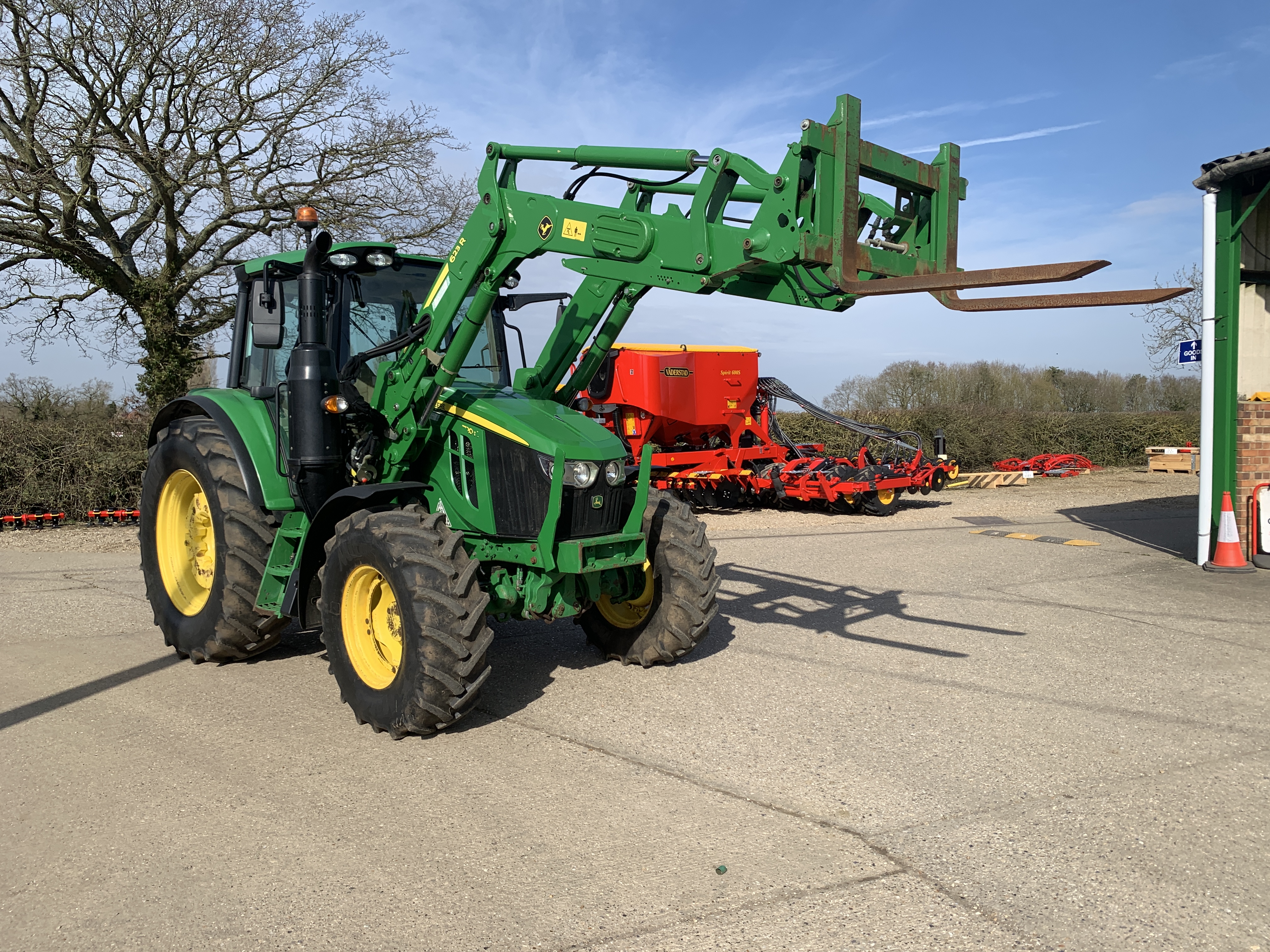 John Deere 6120m