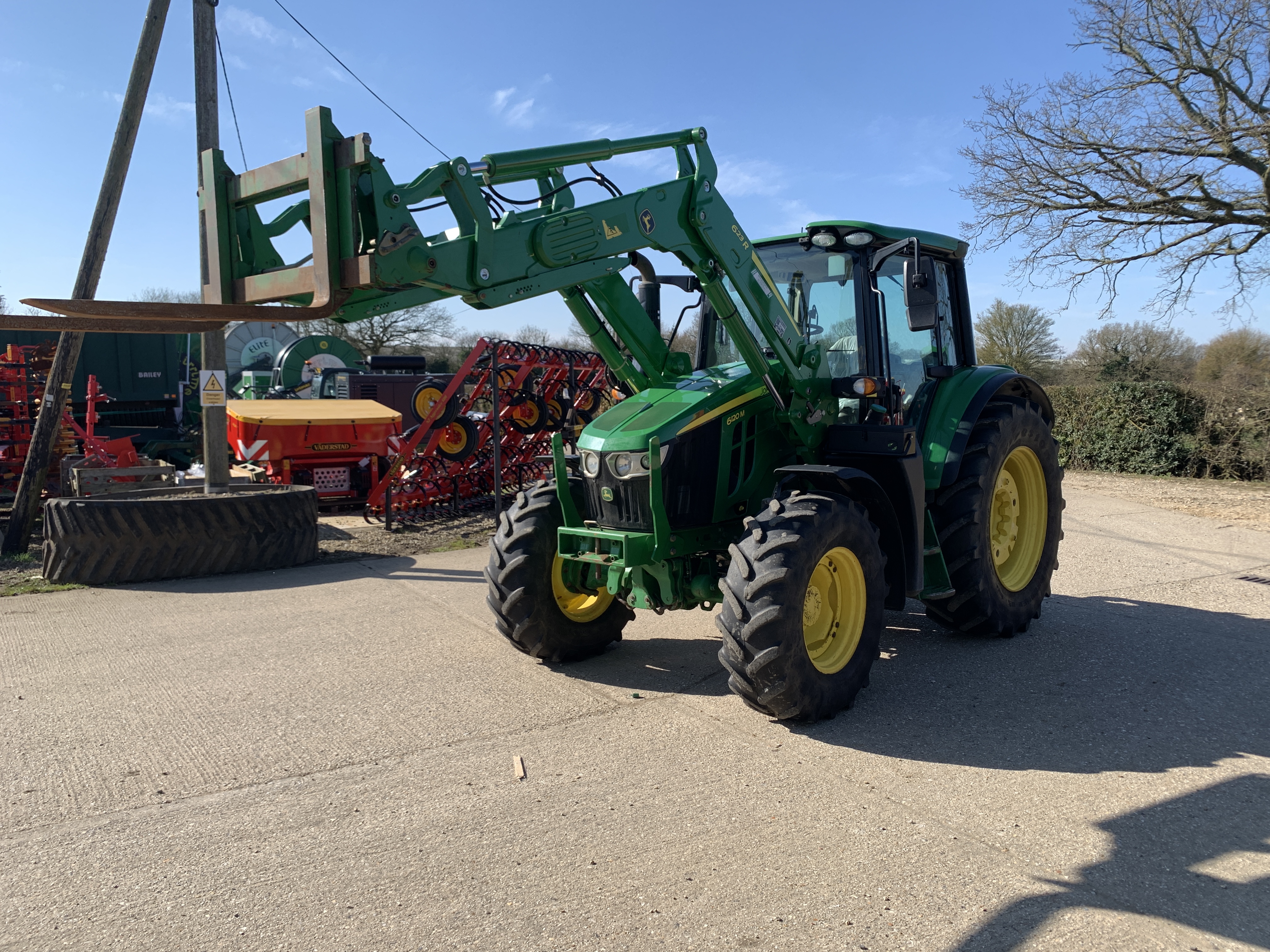 John Deere 6120m