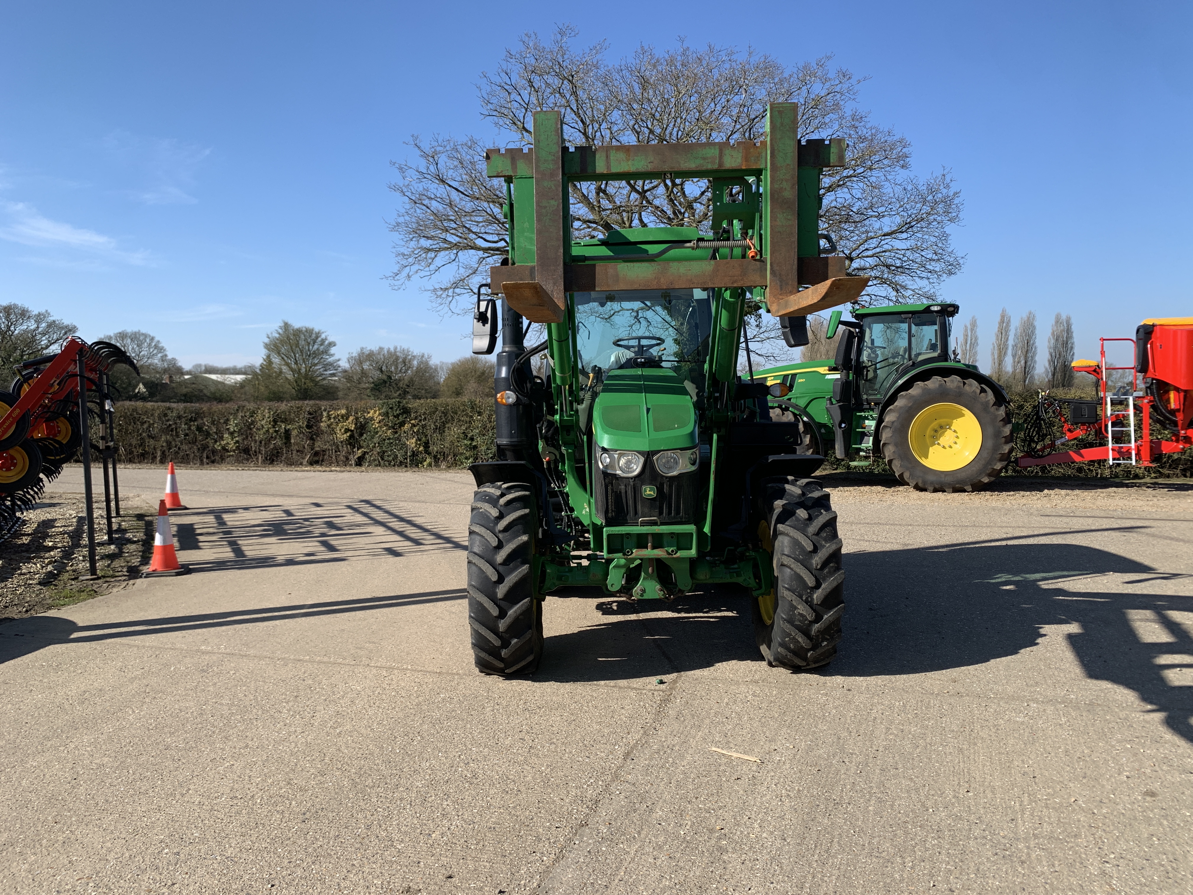 John Deere 6120m