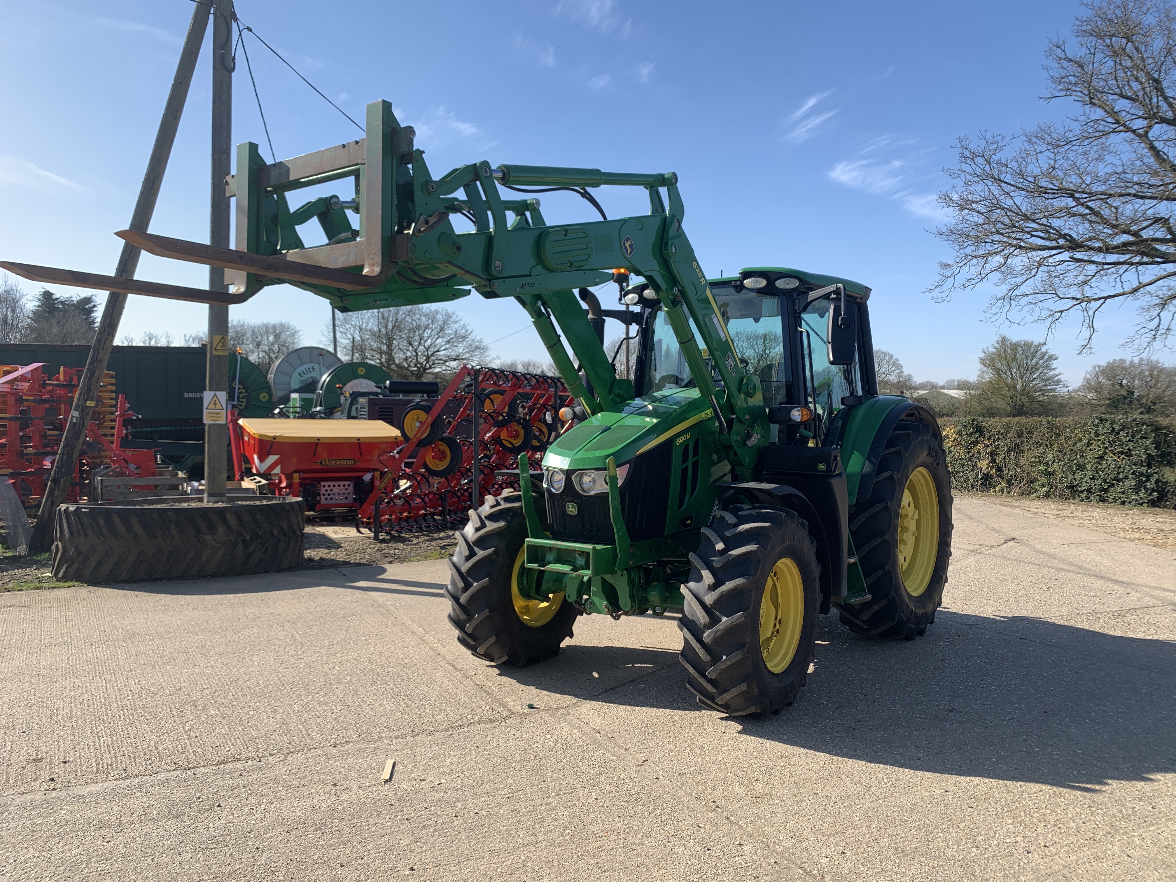 John Deere 6120m