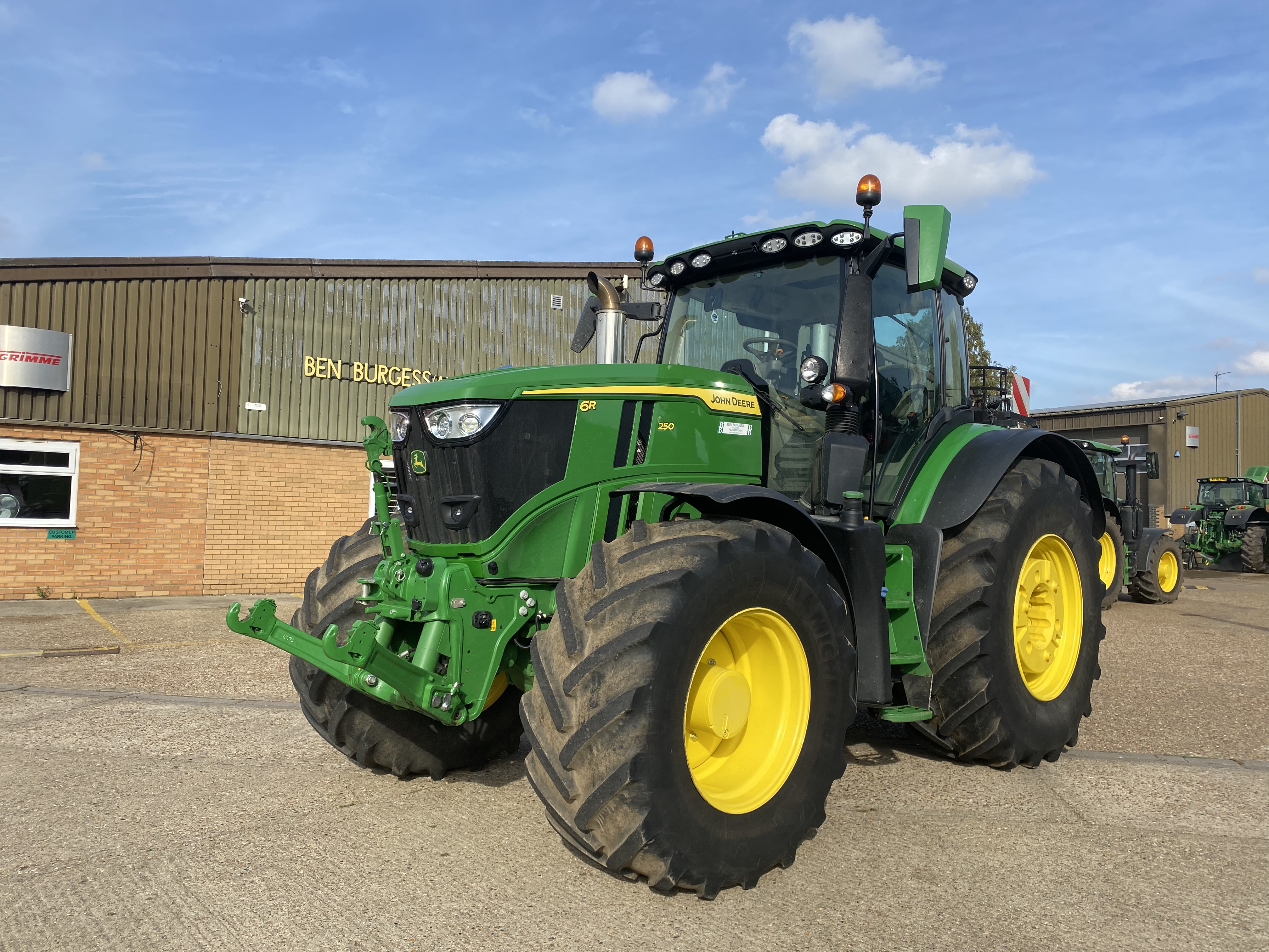 John Deere 6r250