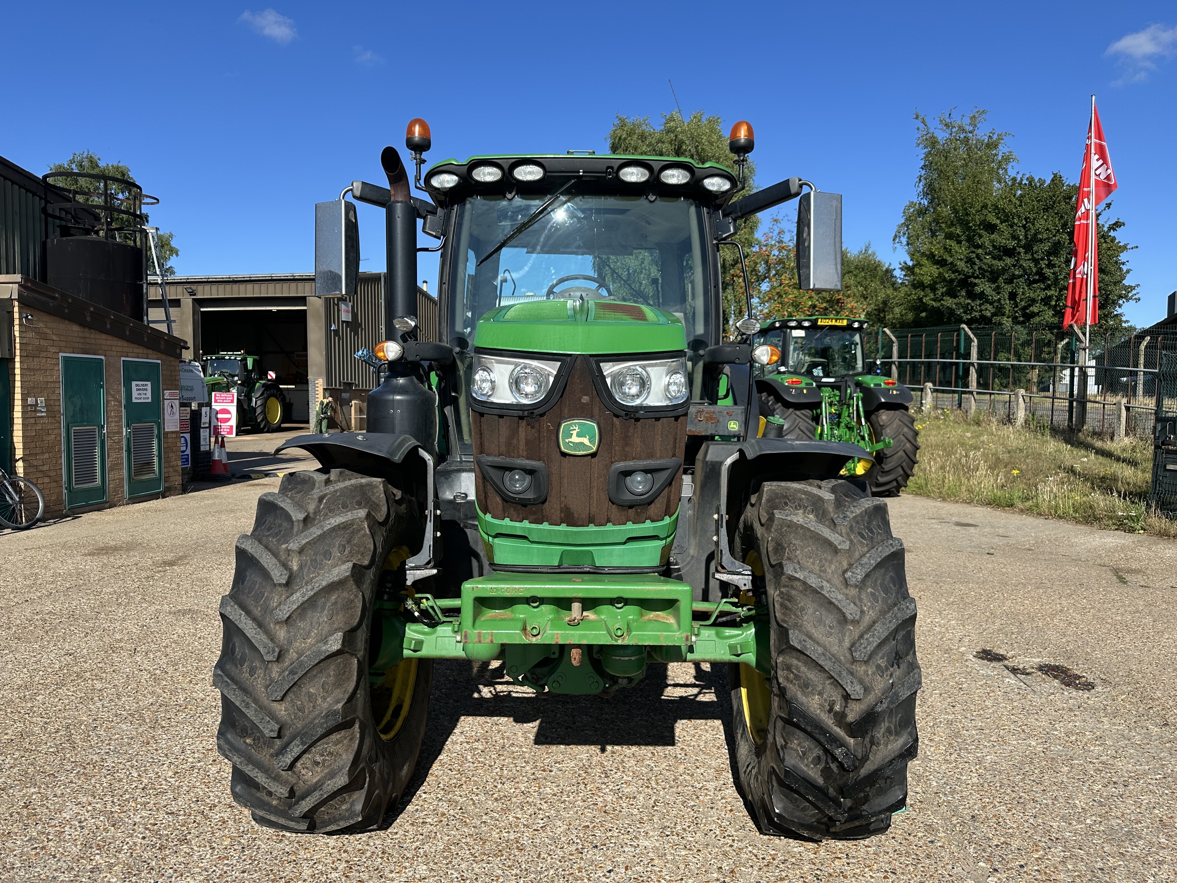 John Deere 6145r