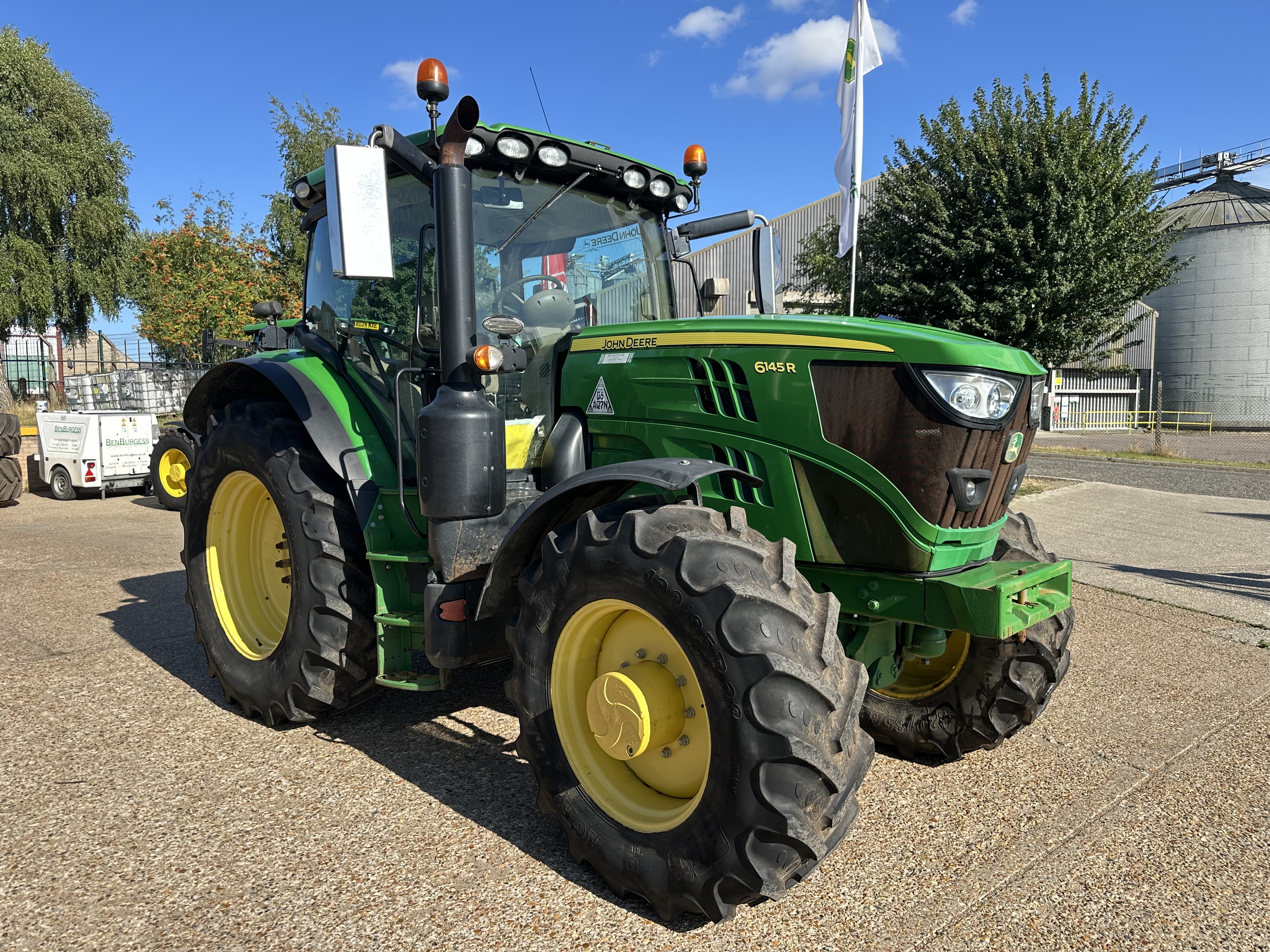 John Deere 6145r