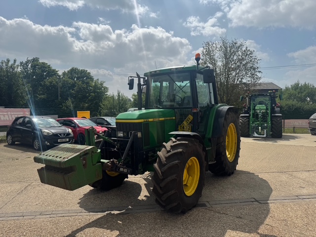 John Deere 6410