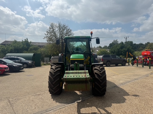 John Deere 6410