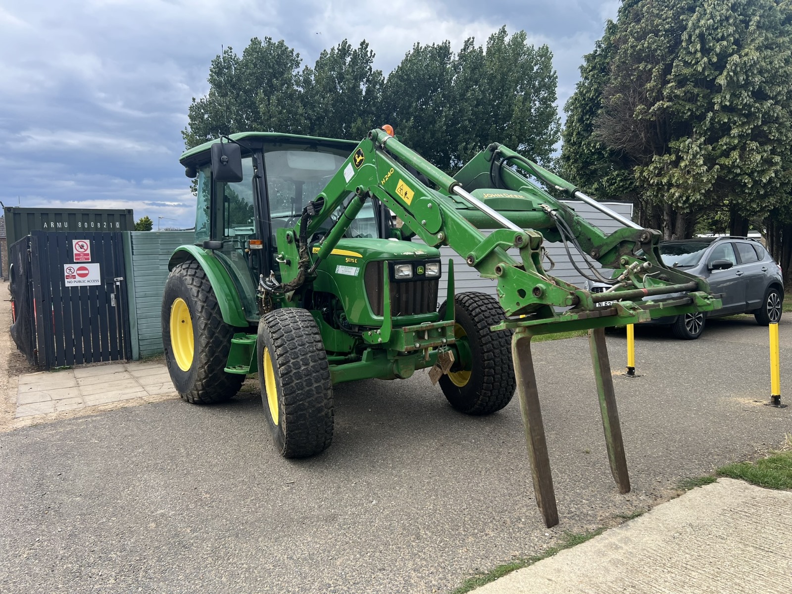 John Deere 5075e