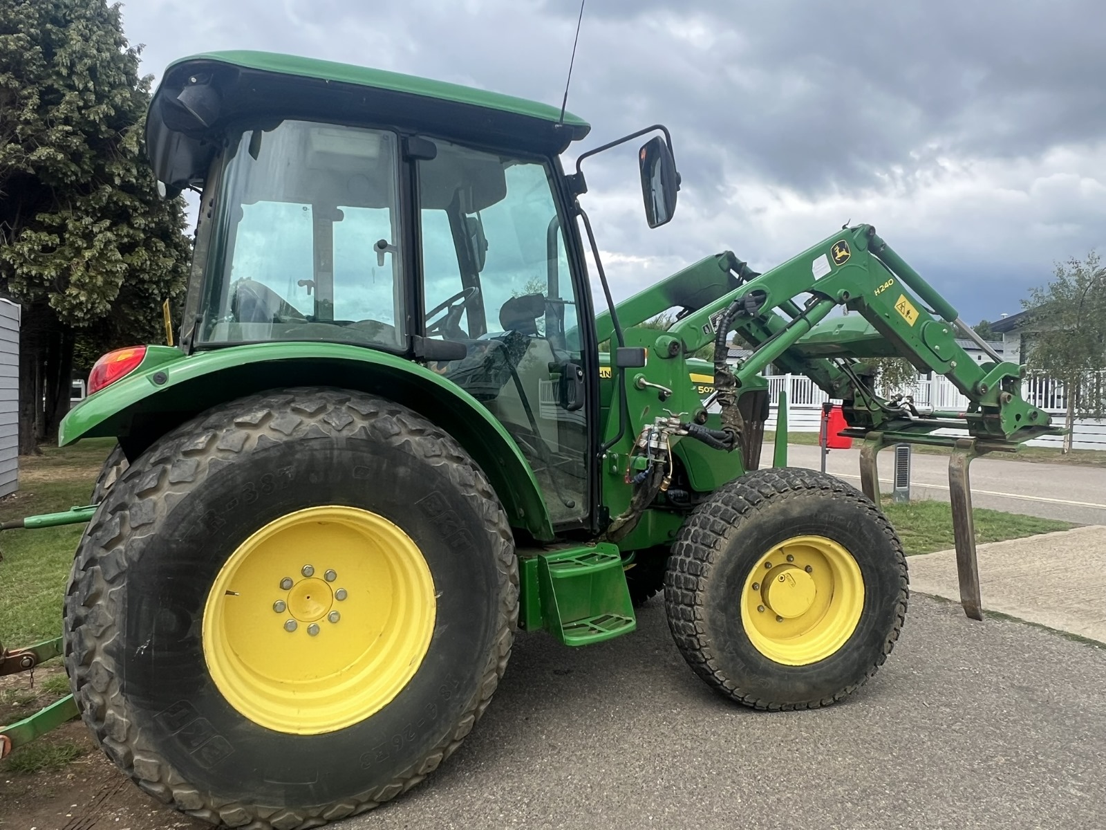 John Deere 5075e