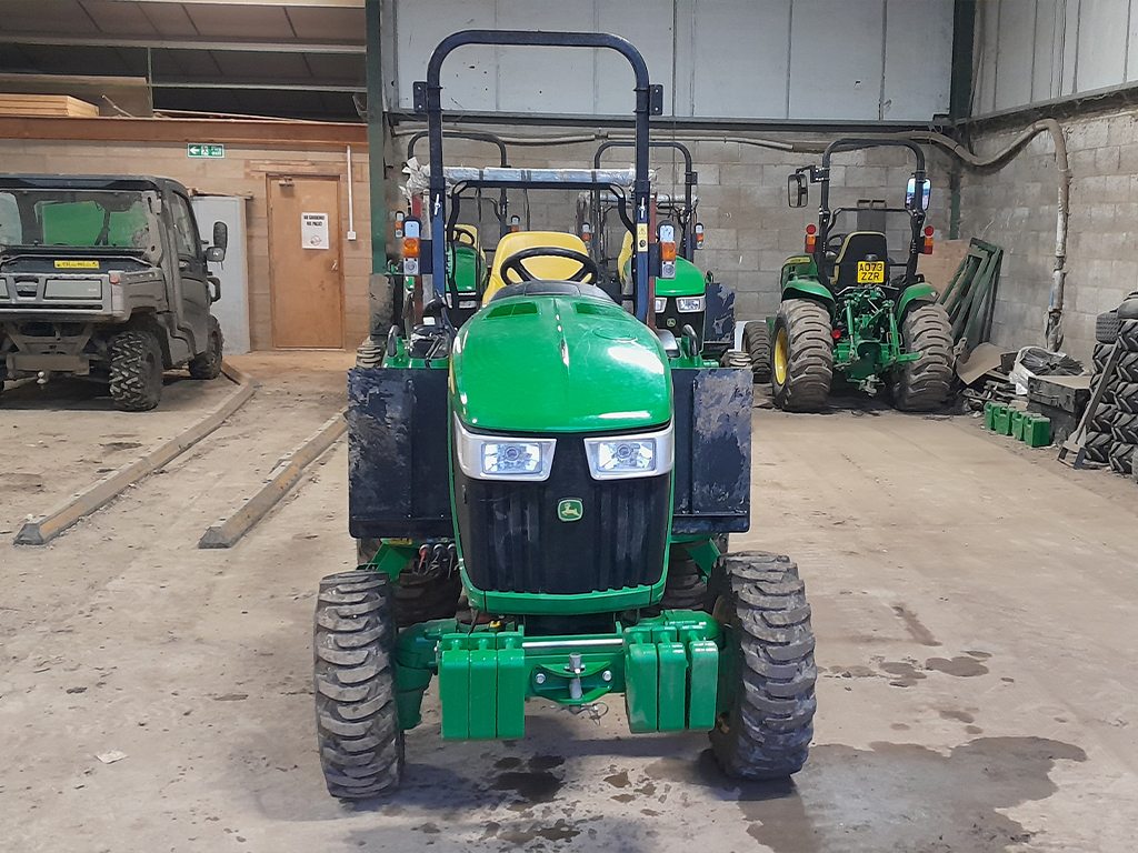 John Deere 3046r Rops It
