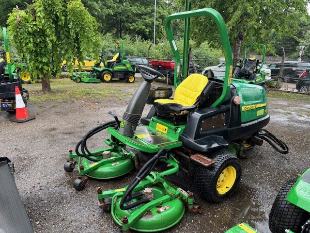 John Deere 7400