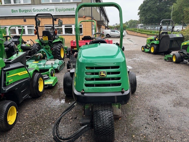 John Deere 7400