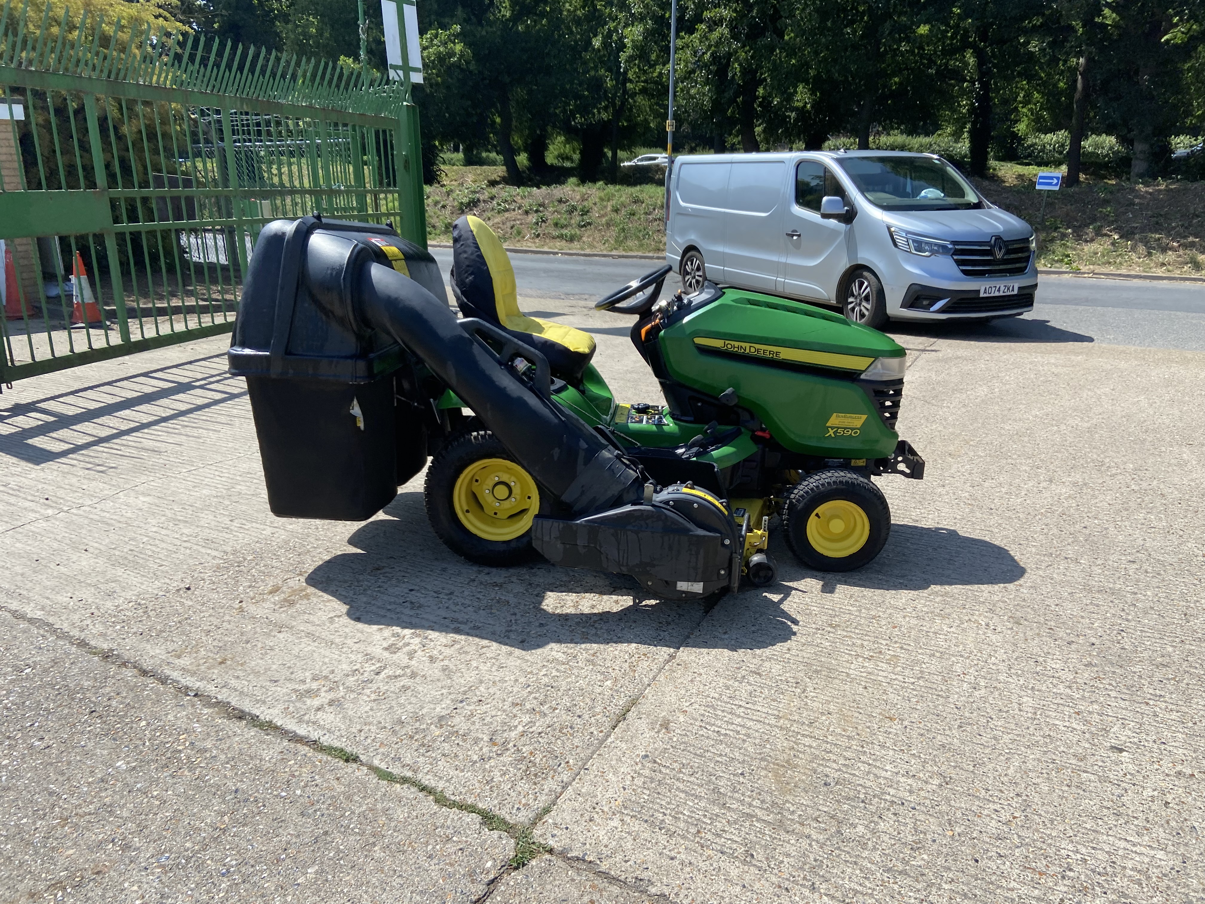 John Deere X590