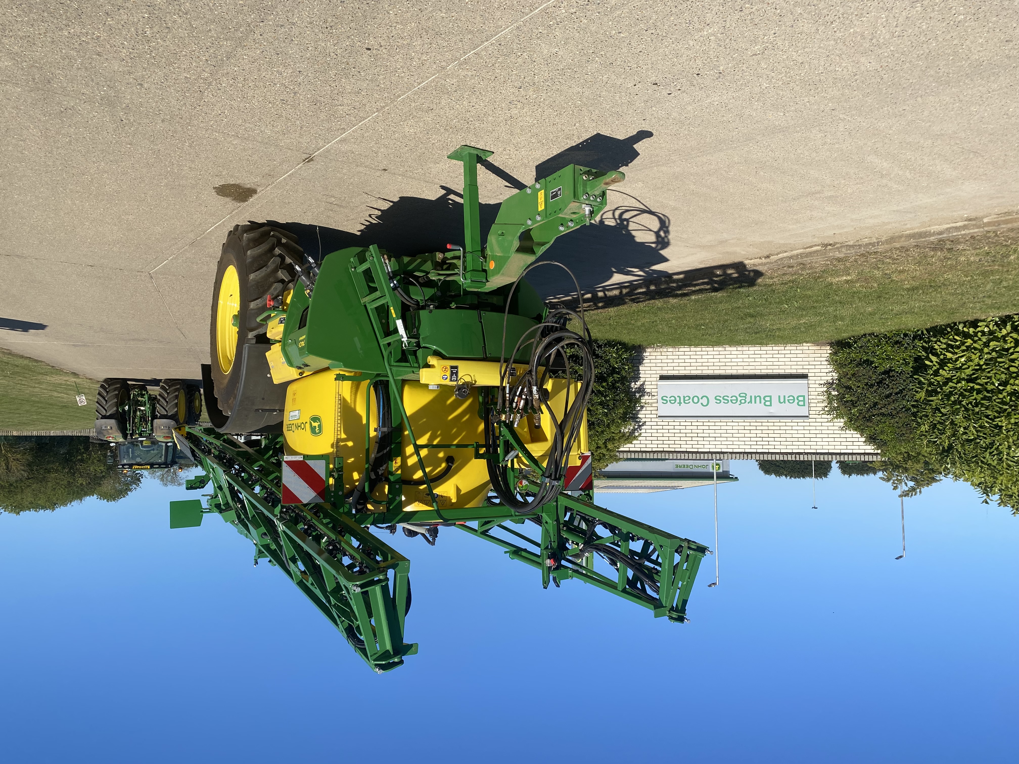 John Deere R740i