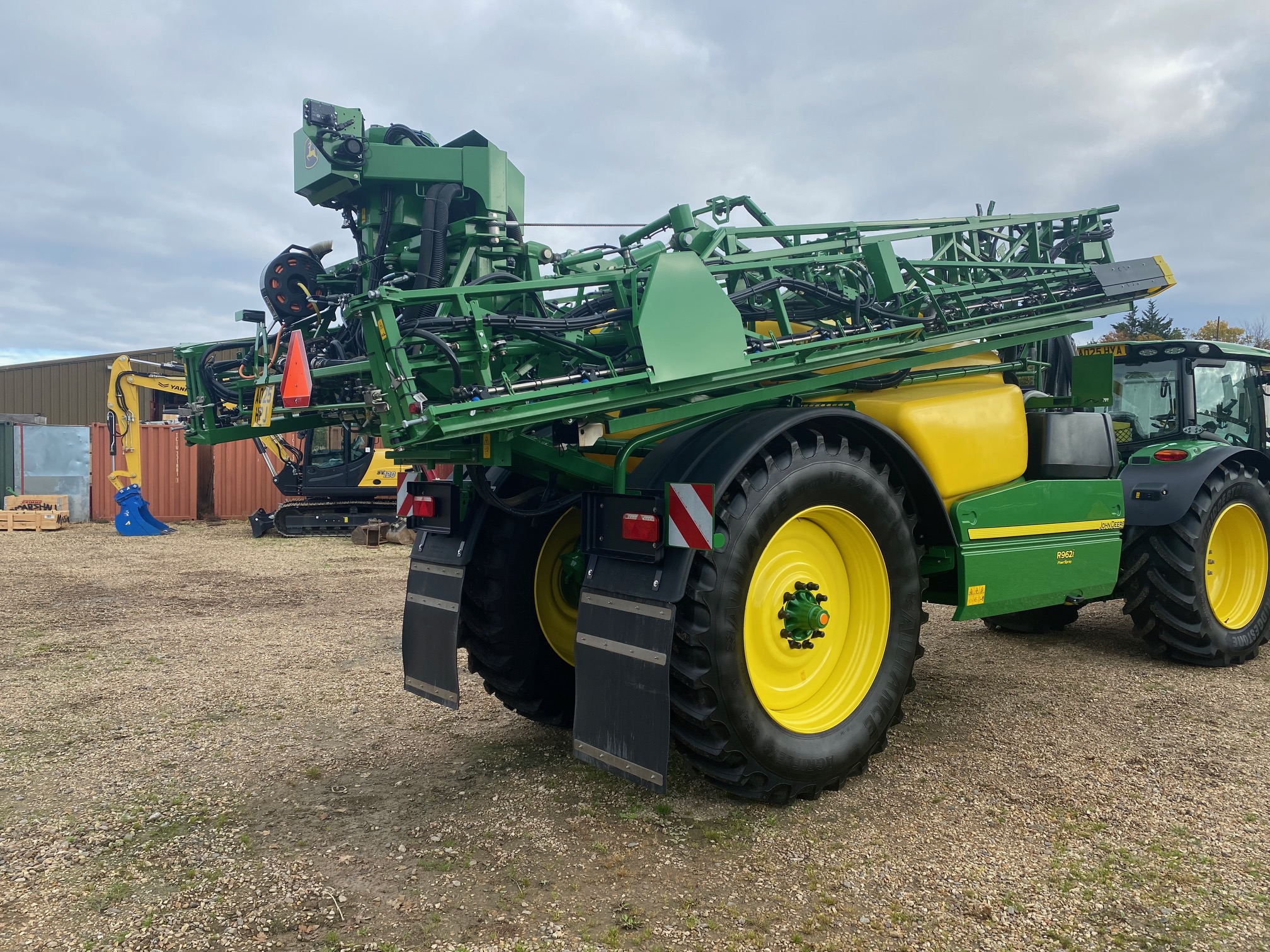 John Deere R962i
