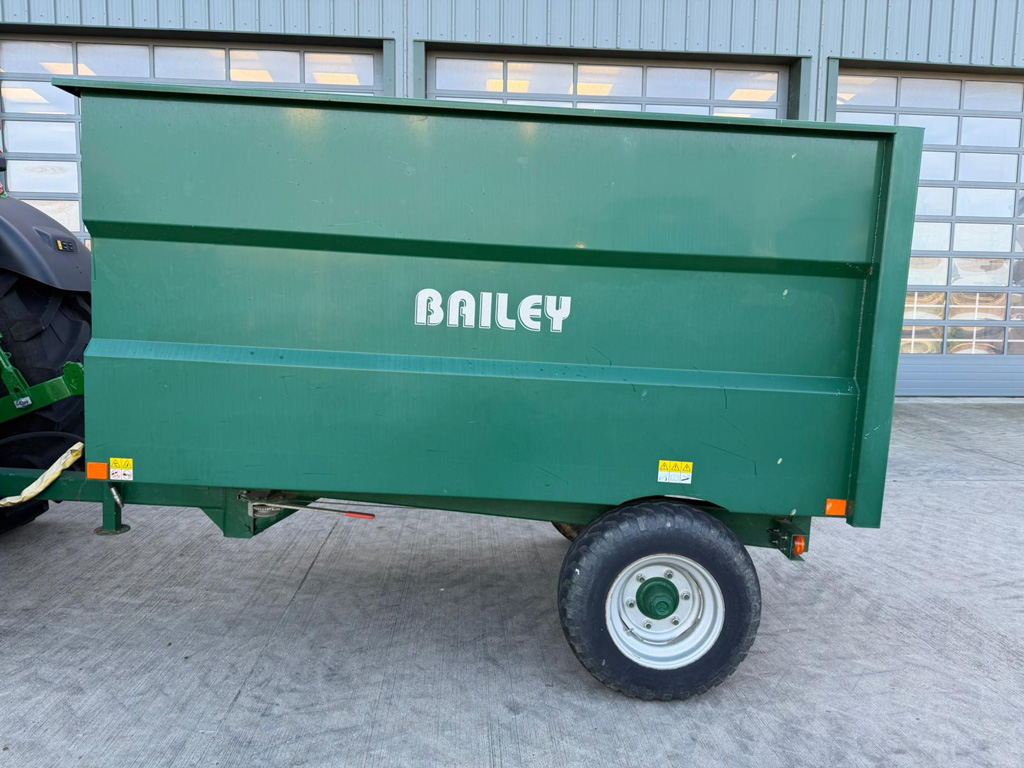 Bailey Muck Trailer