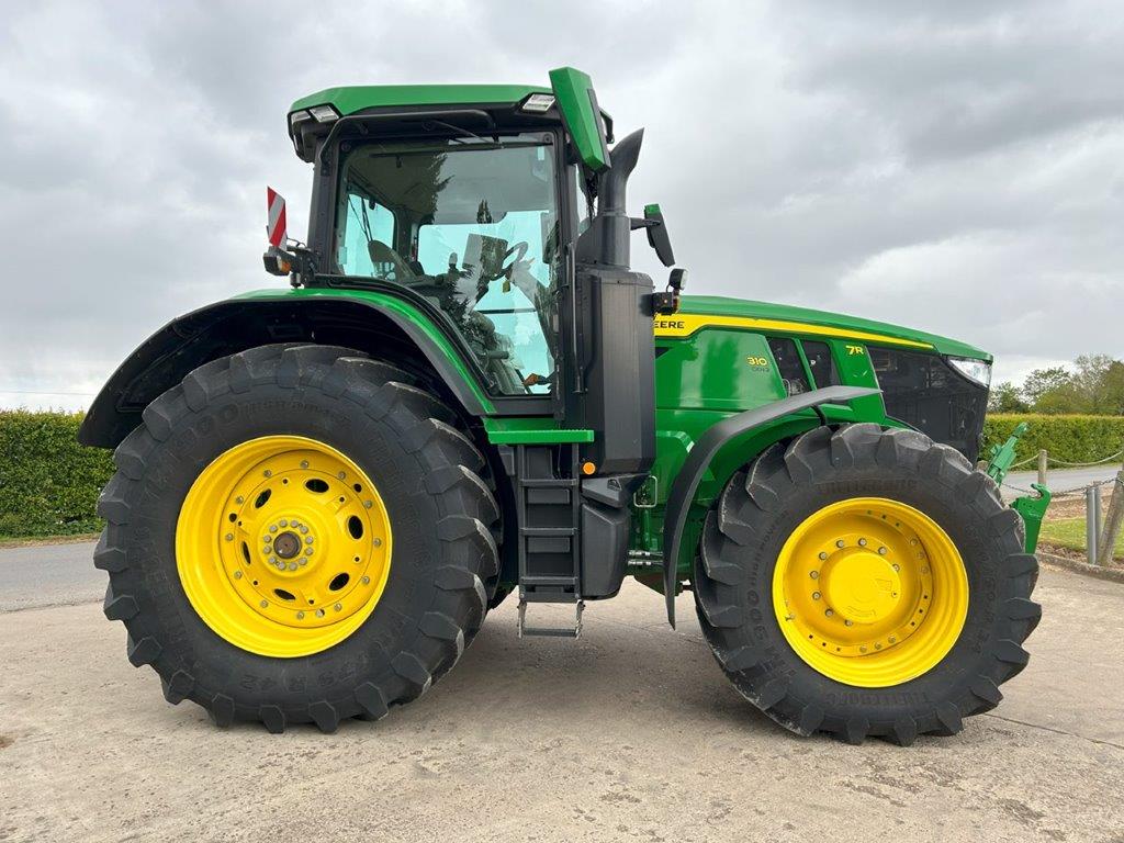 John Deere 7r310