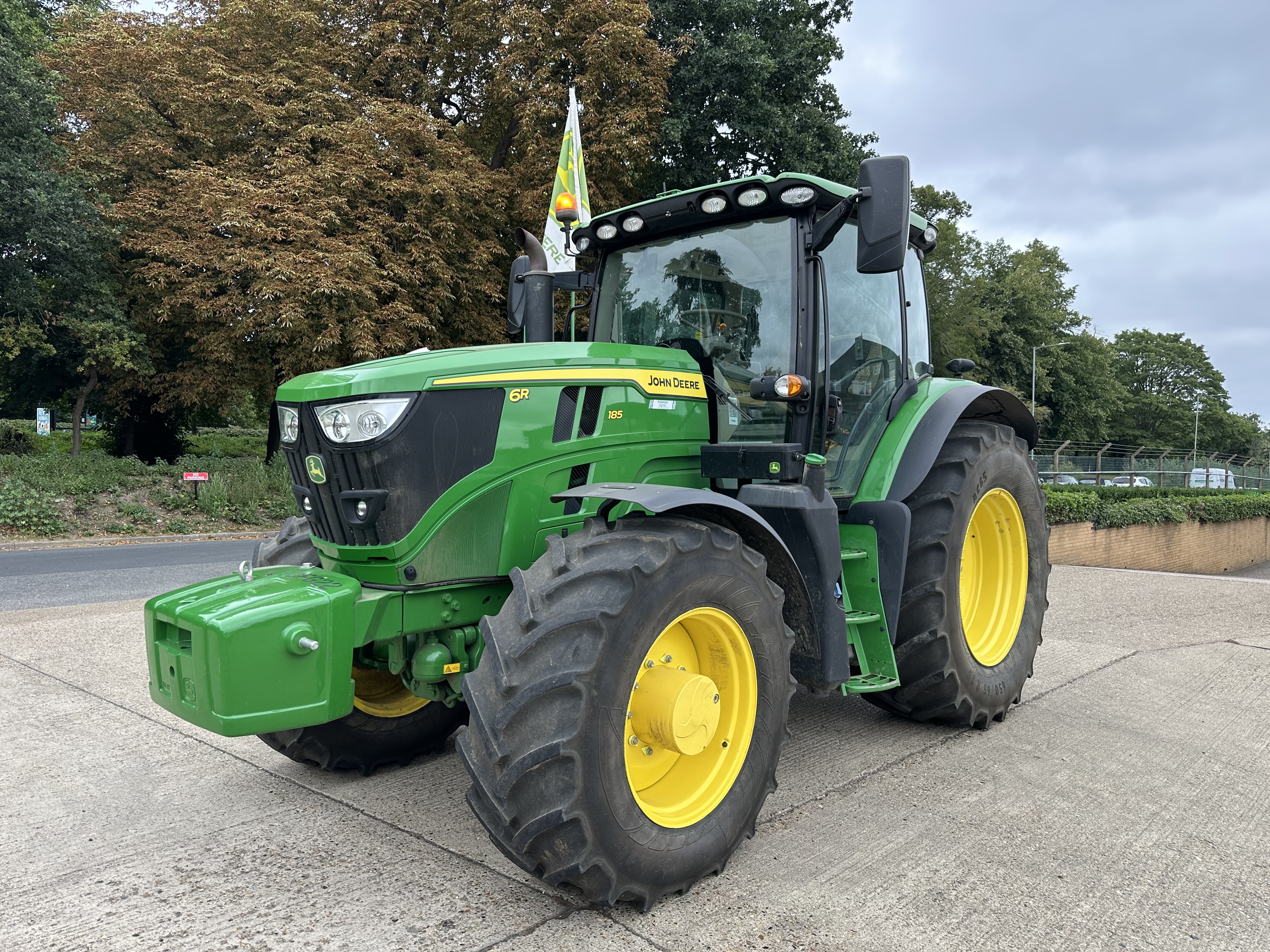 John Deere 6r185