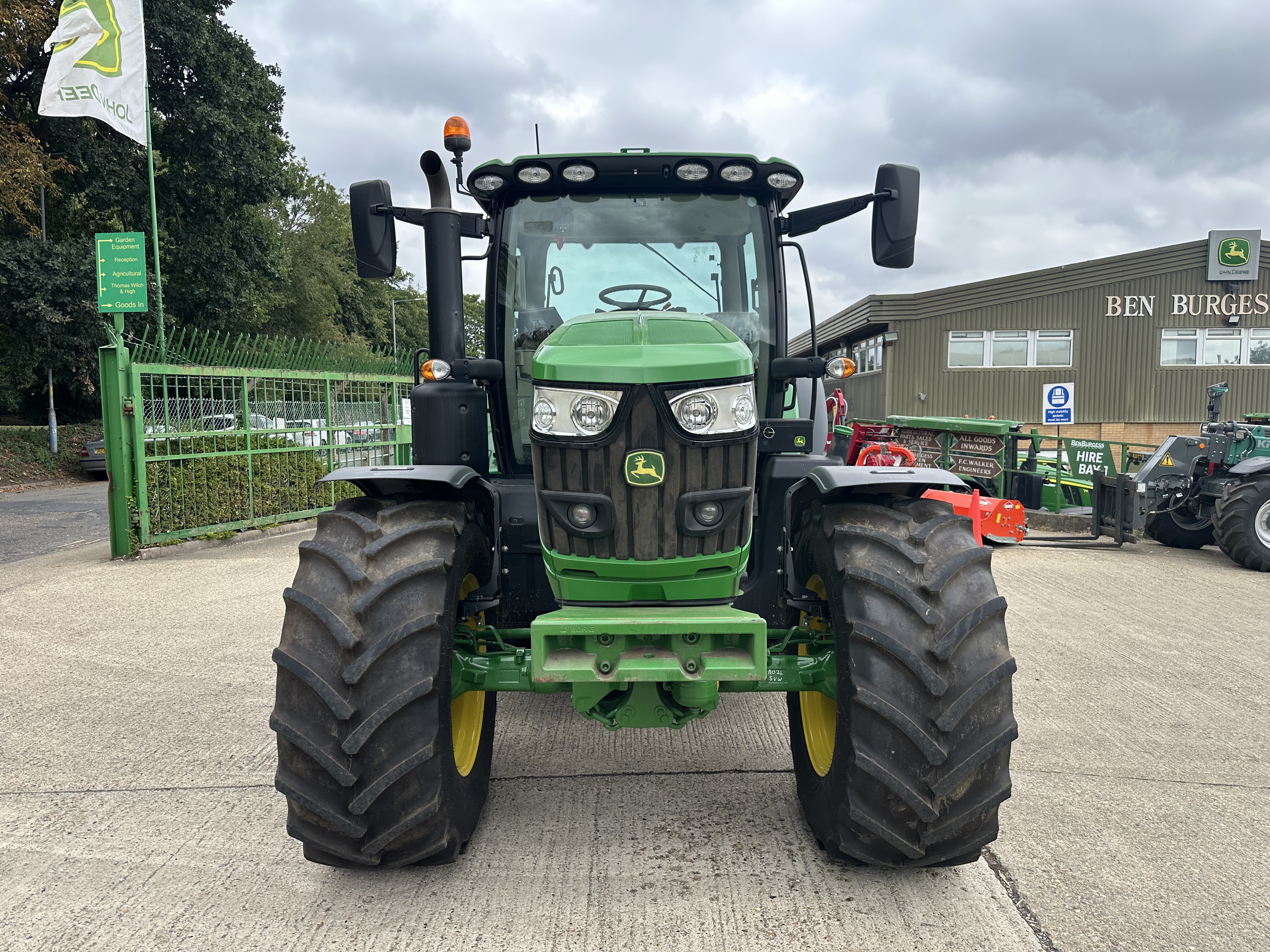 John Deere 6r185
