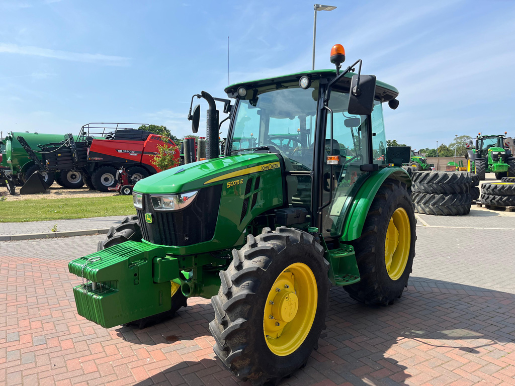 John Deere 5075e