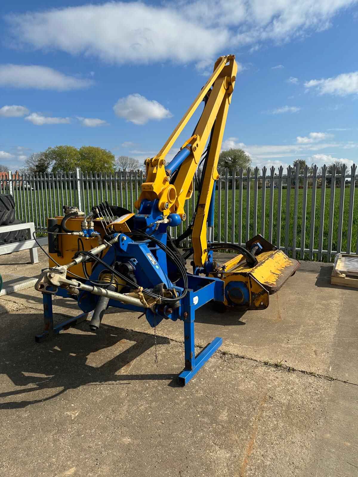 Bomford Kestrel 5.7m