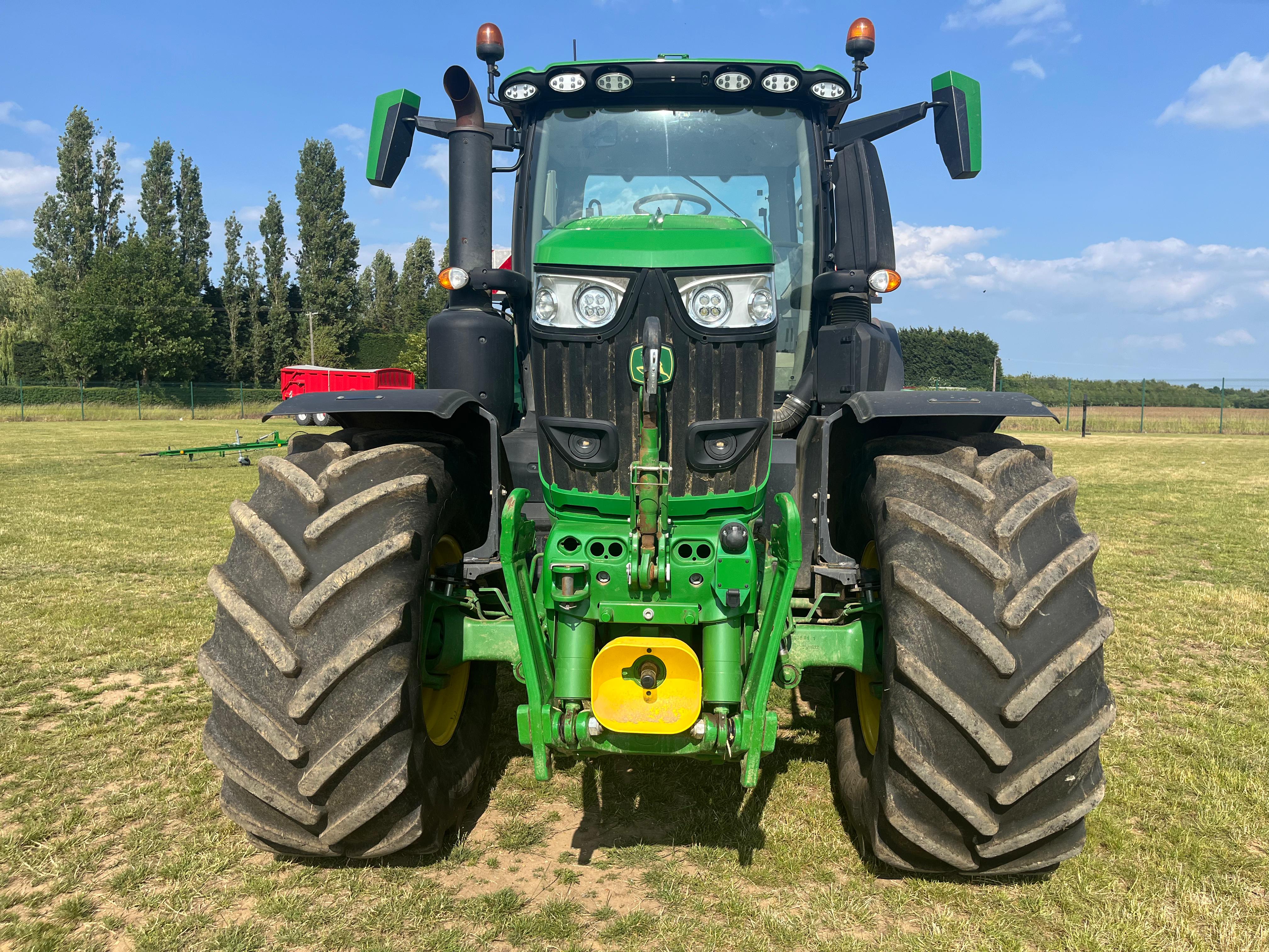 John Deere 6r250