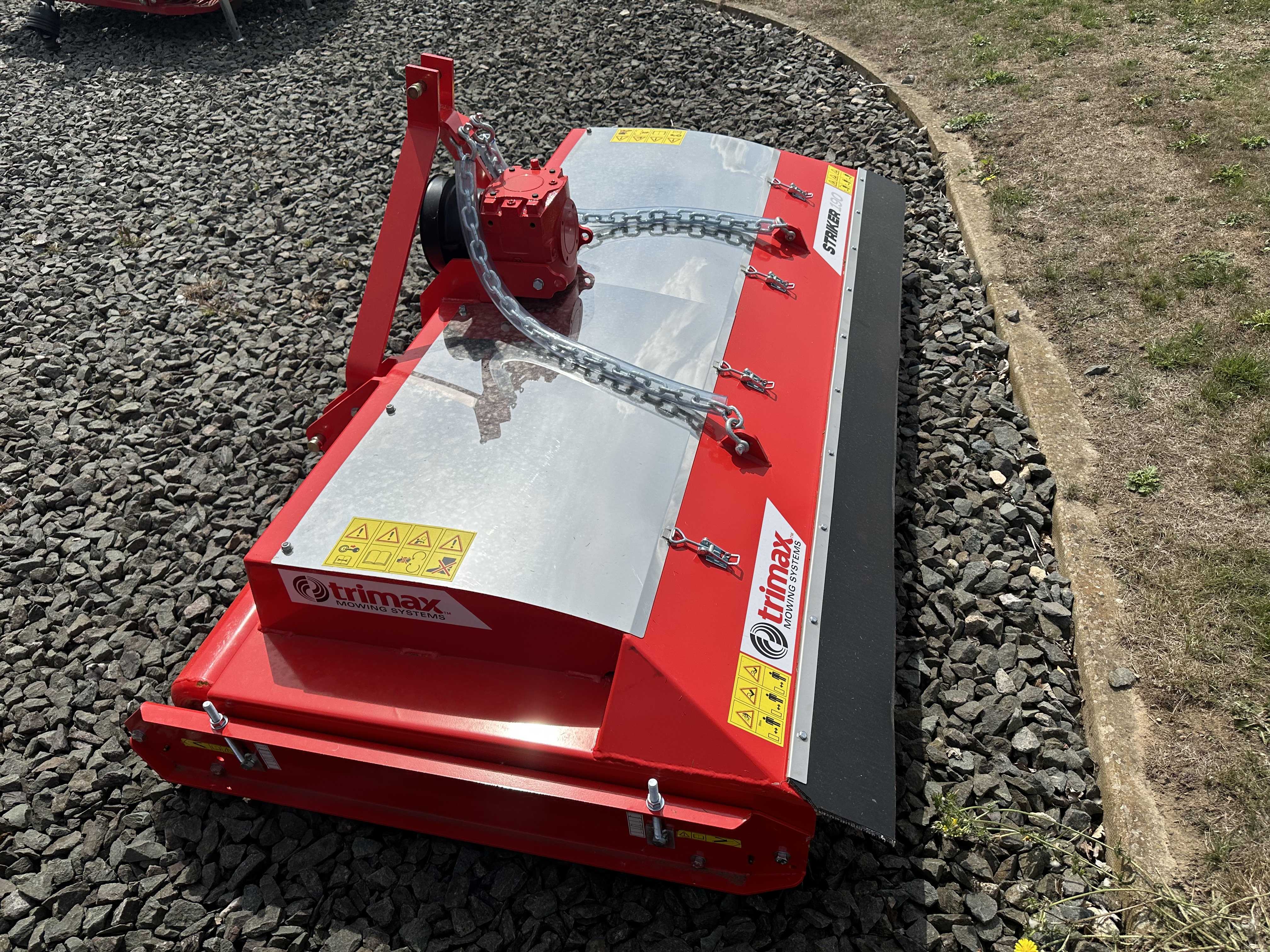 Trimax Striker  190