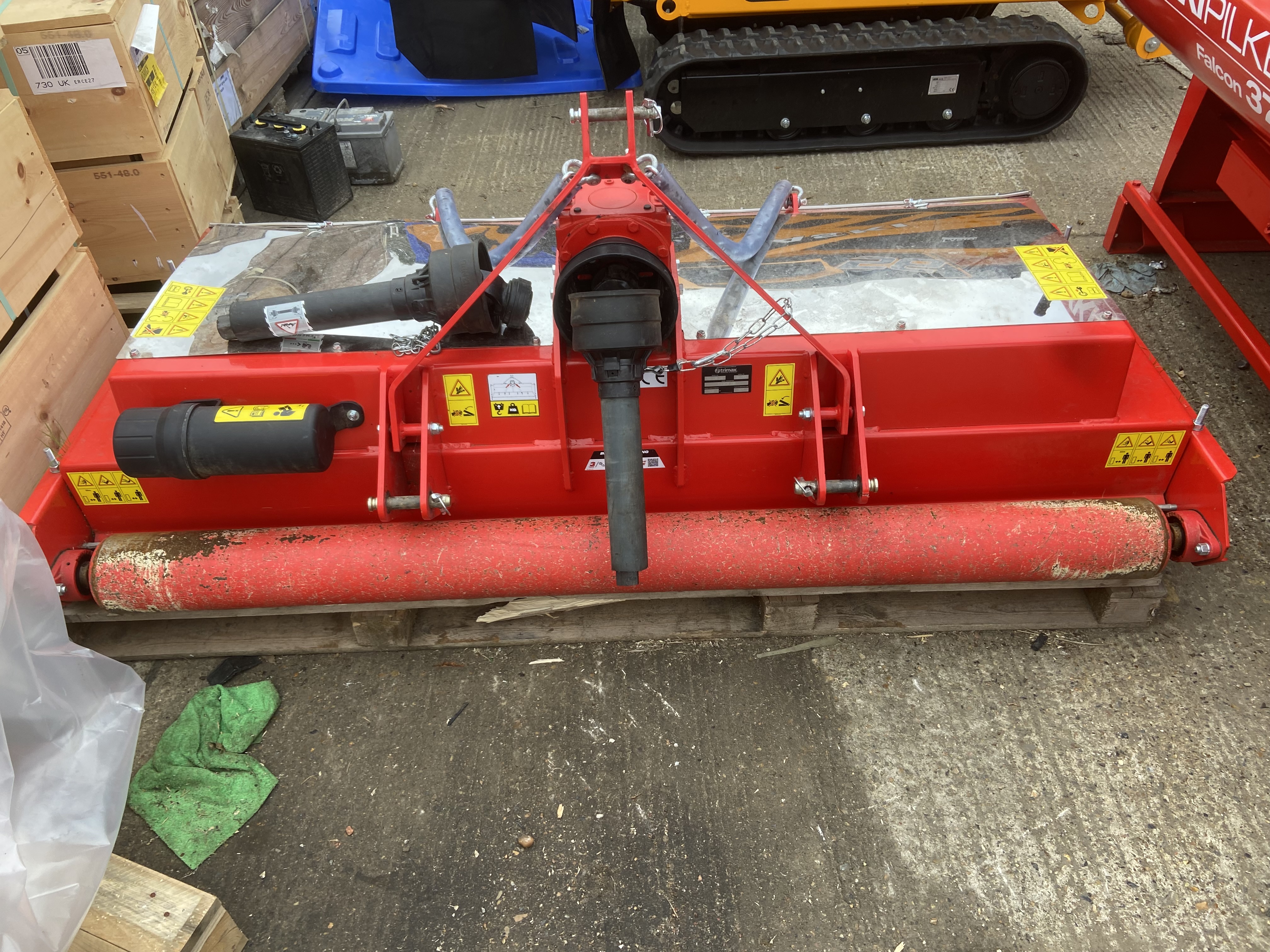 Trimax Striker  190