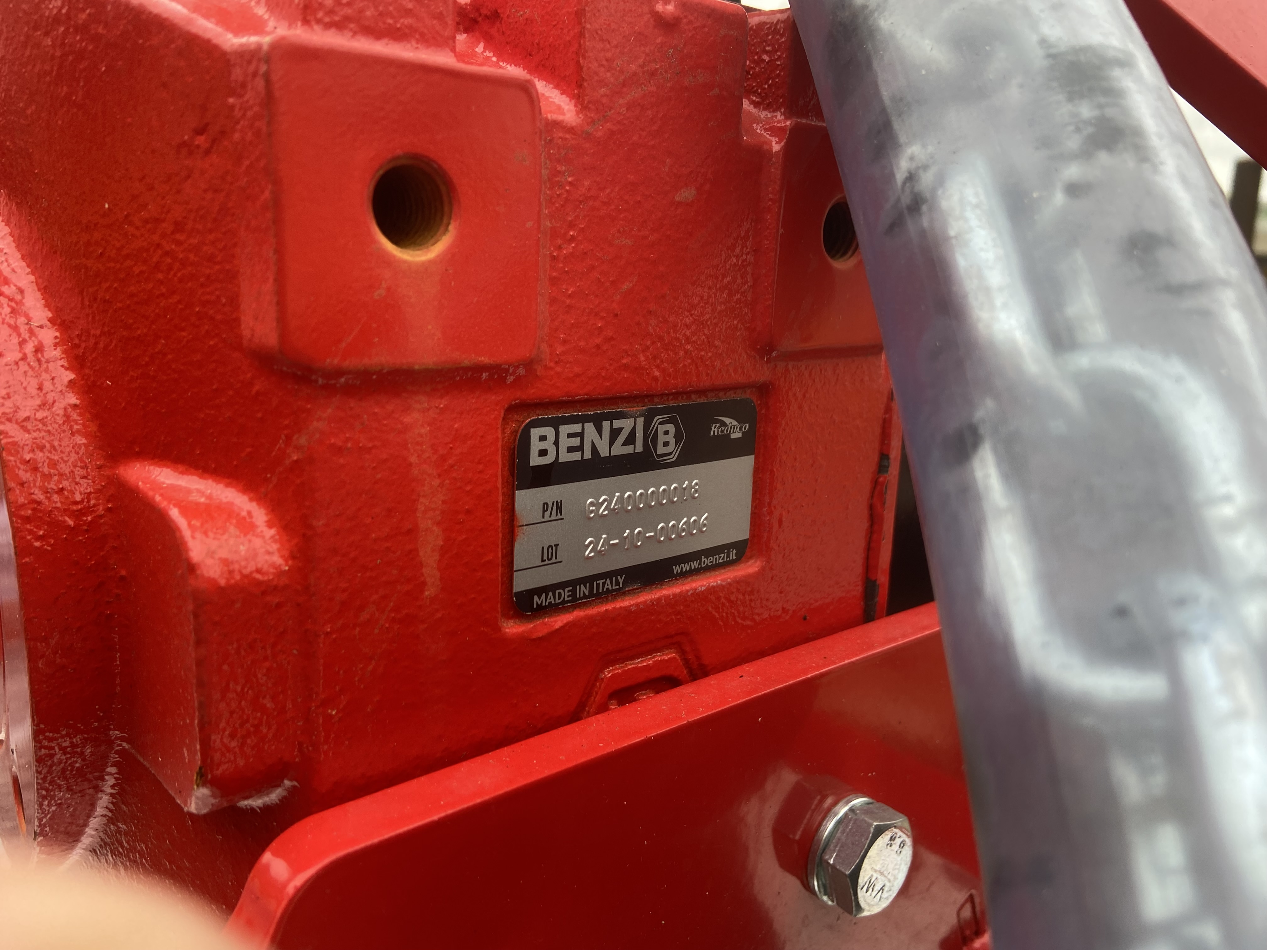 Trimax Striker  190