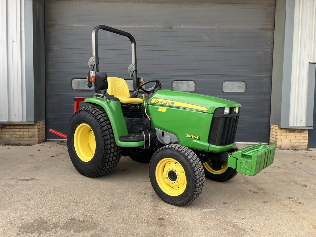 John Deere 3036e