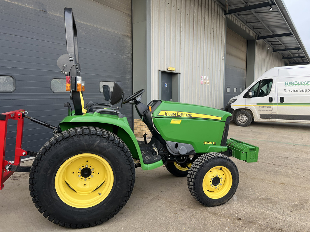 John Deere 3036e